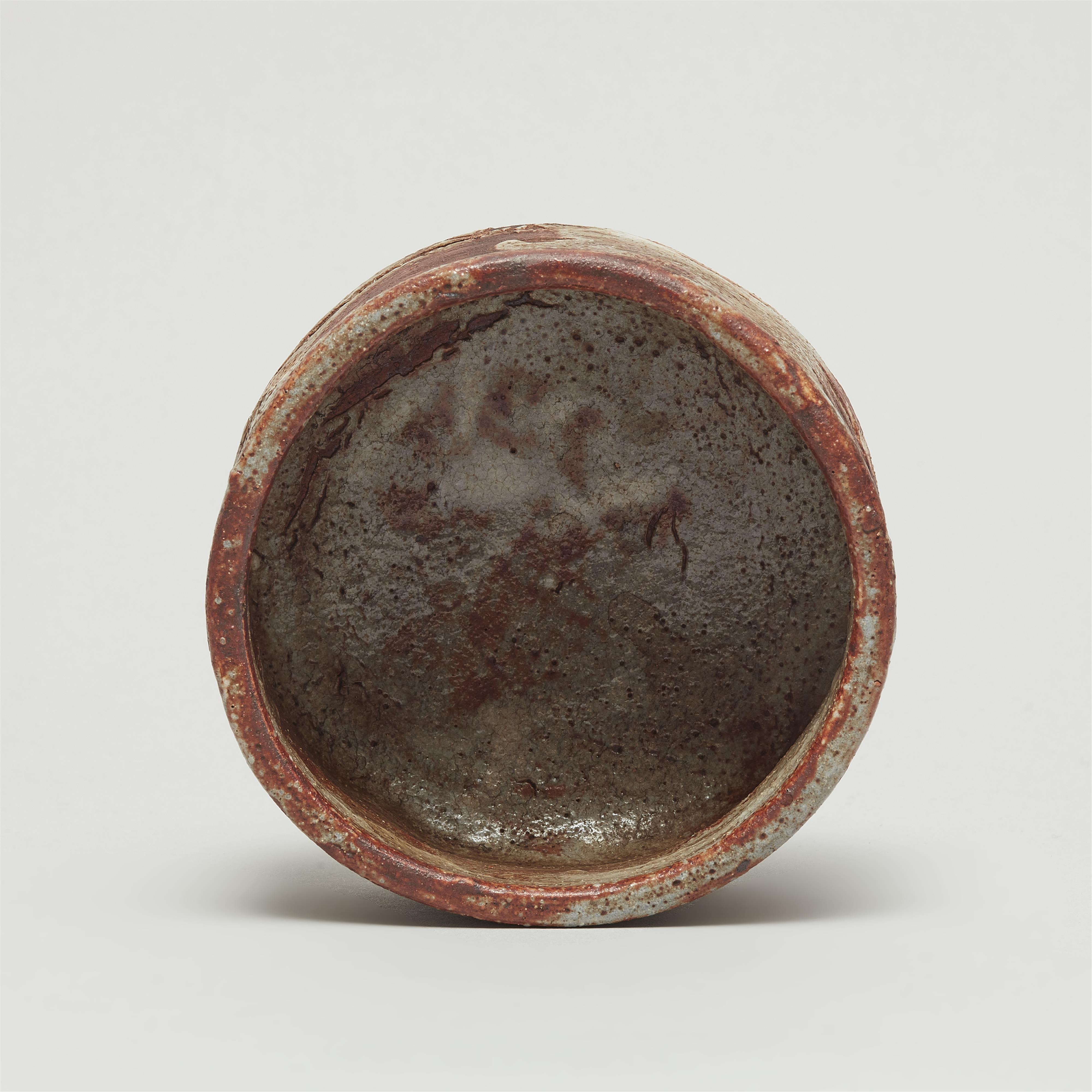 A large Nezumi-Shino chawan. Mino area, Owari province. Edo period - image-7