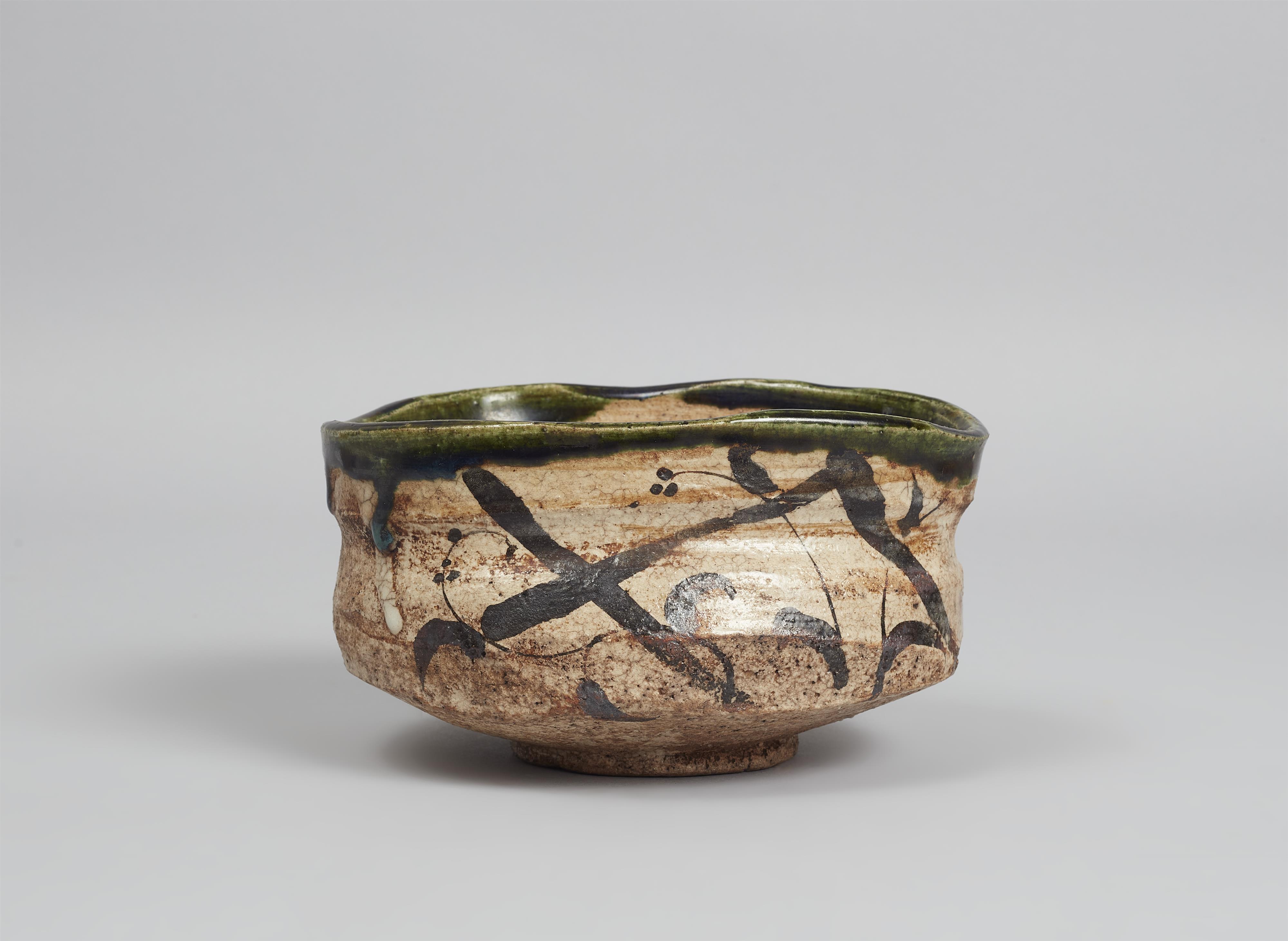 An Ao-Oribe chawan. Mino area, Owari province. Edo period. 17th/18th century - image-4