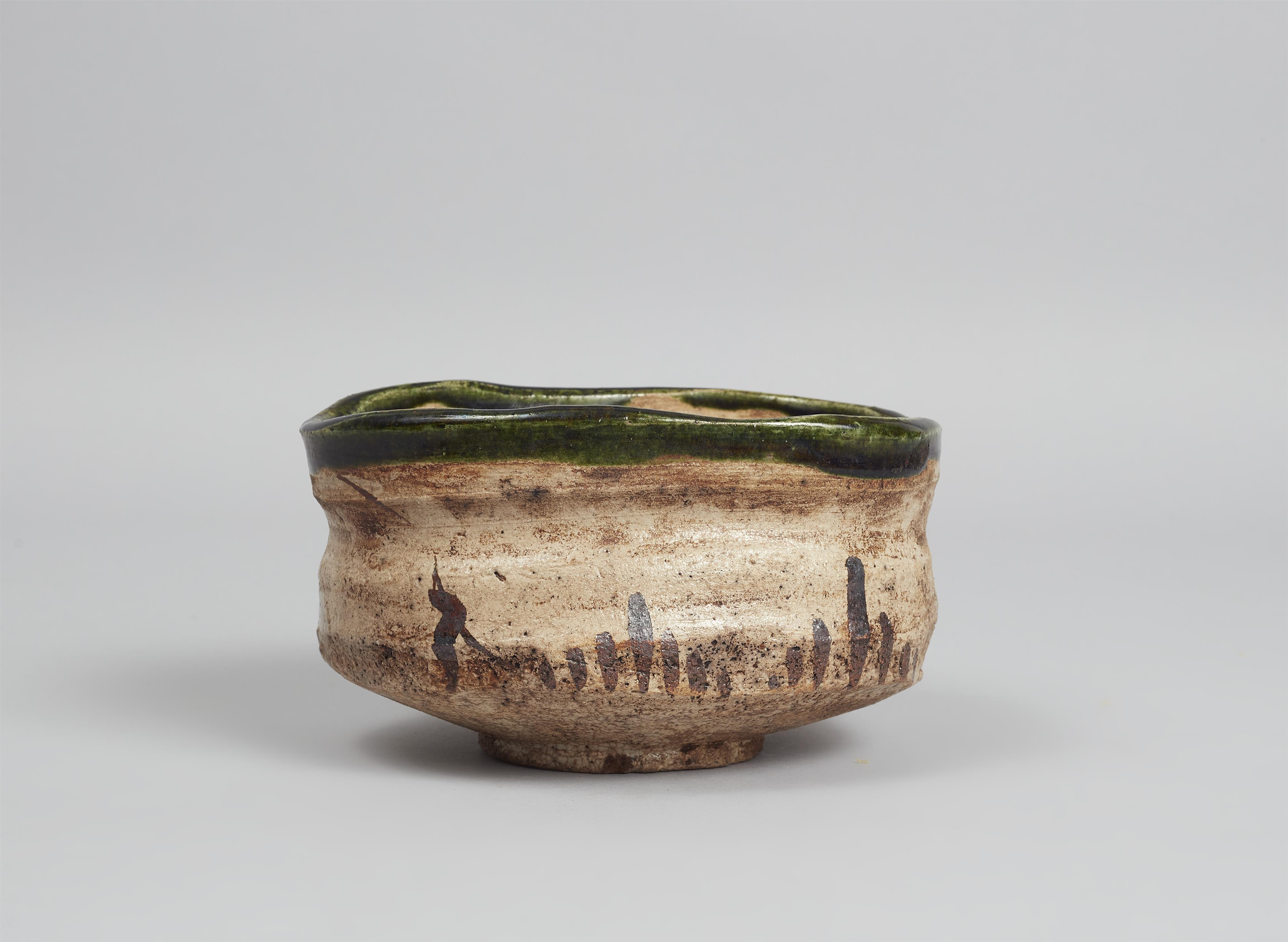 An Ao-Oribe chawan. Mino area, Owari province. Edo period. 17th/18th century - image-6