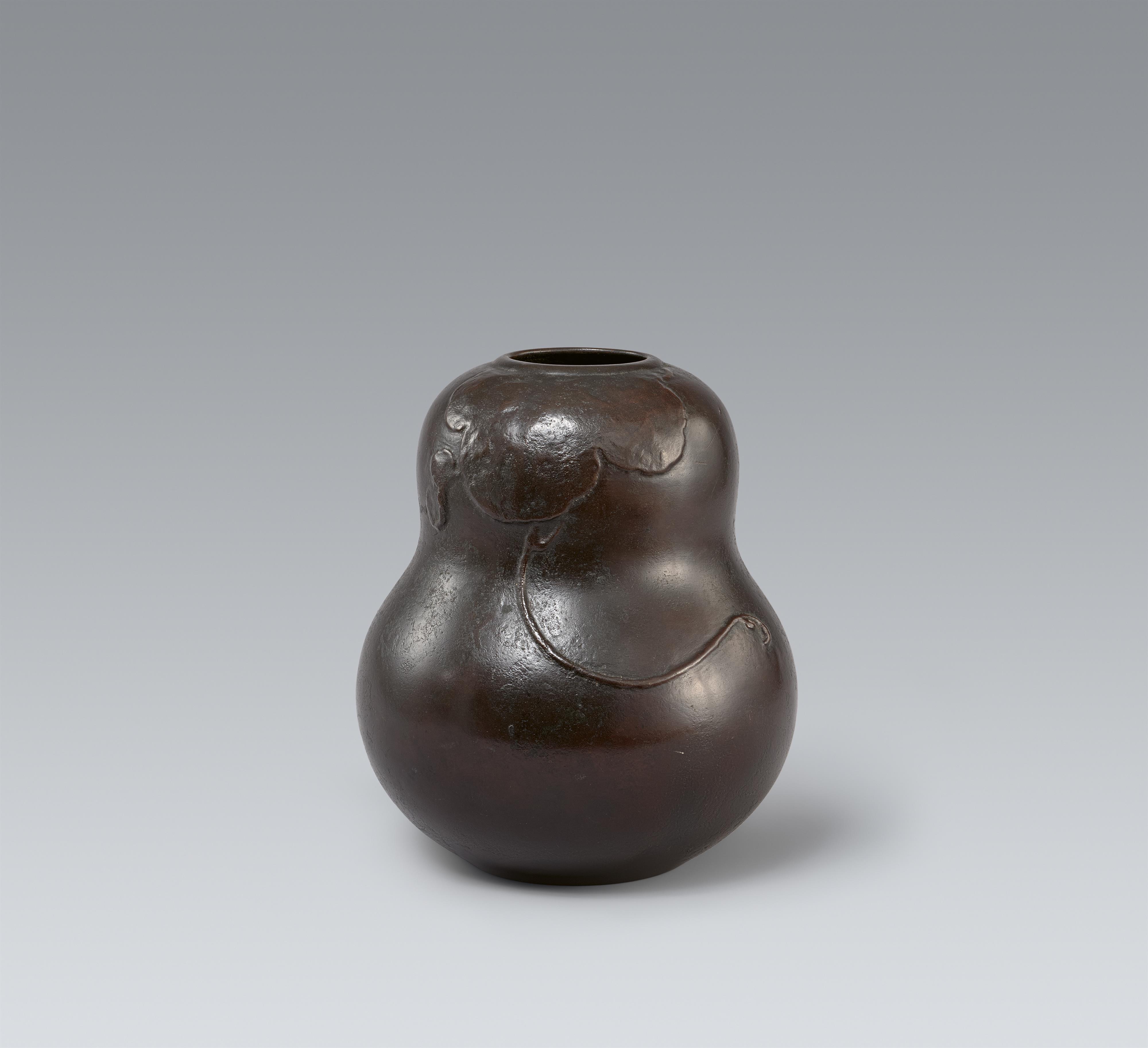 A bronze double gourd vase. Early 20th century - image-1