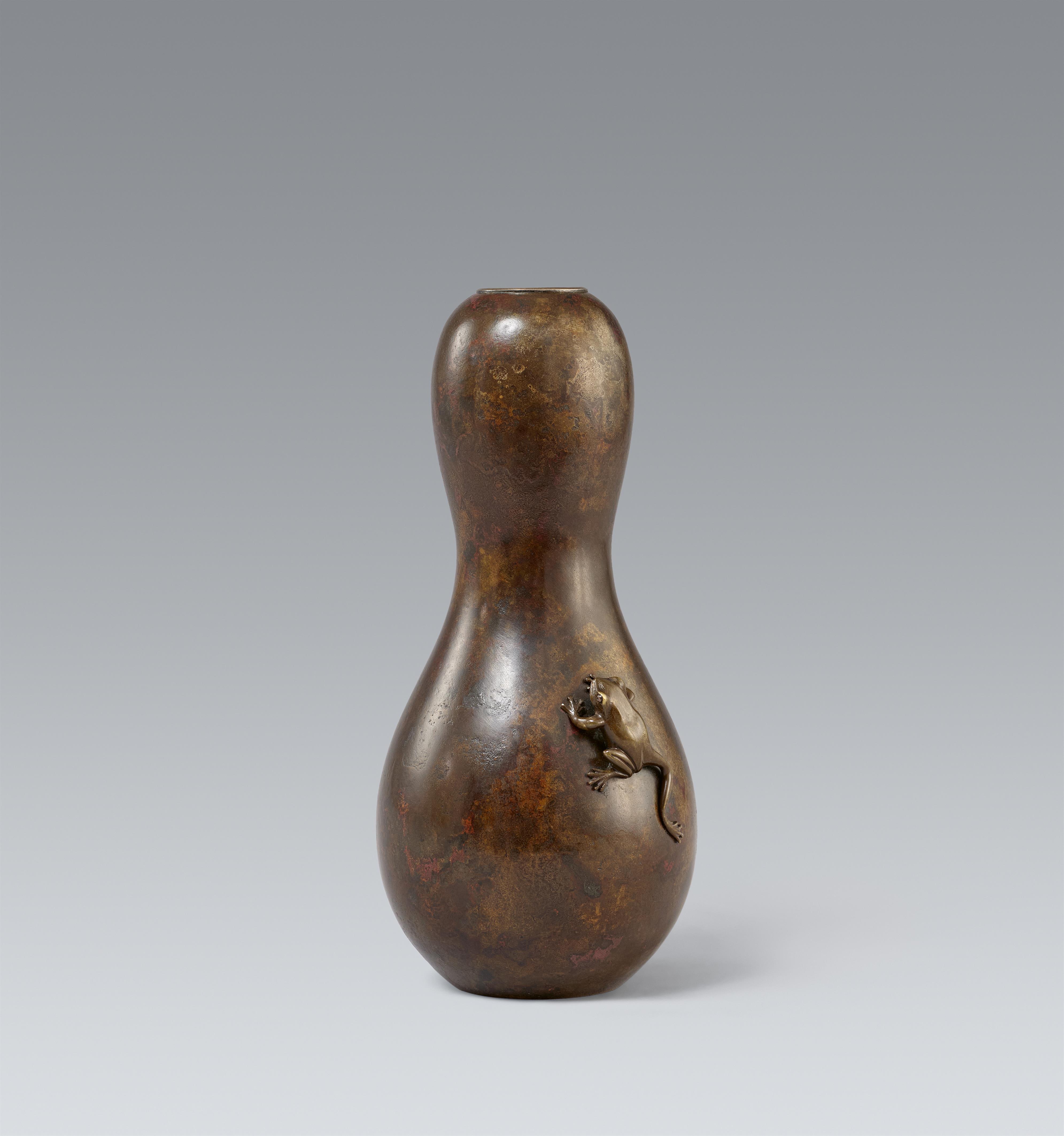 A bronze double-gourd-shaped vase. Mid-20th century - image-1