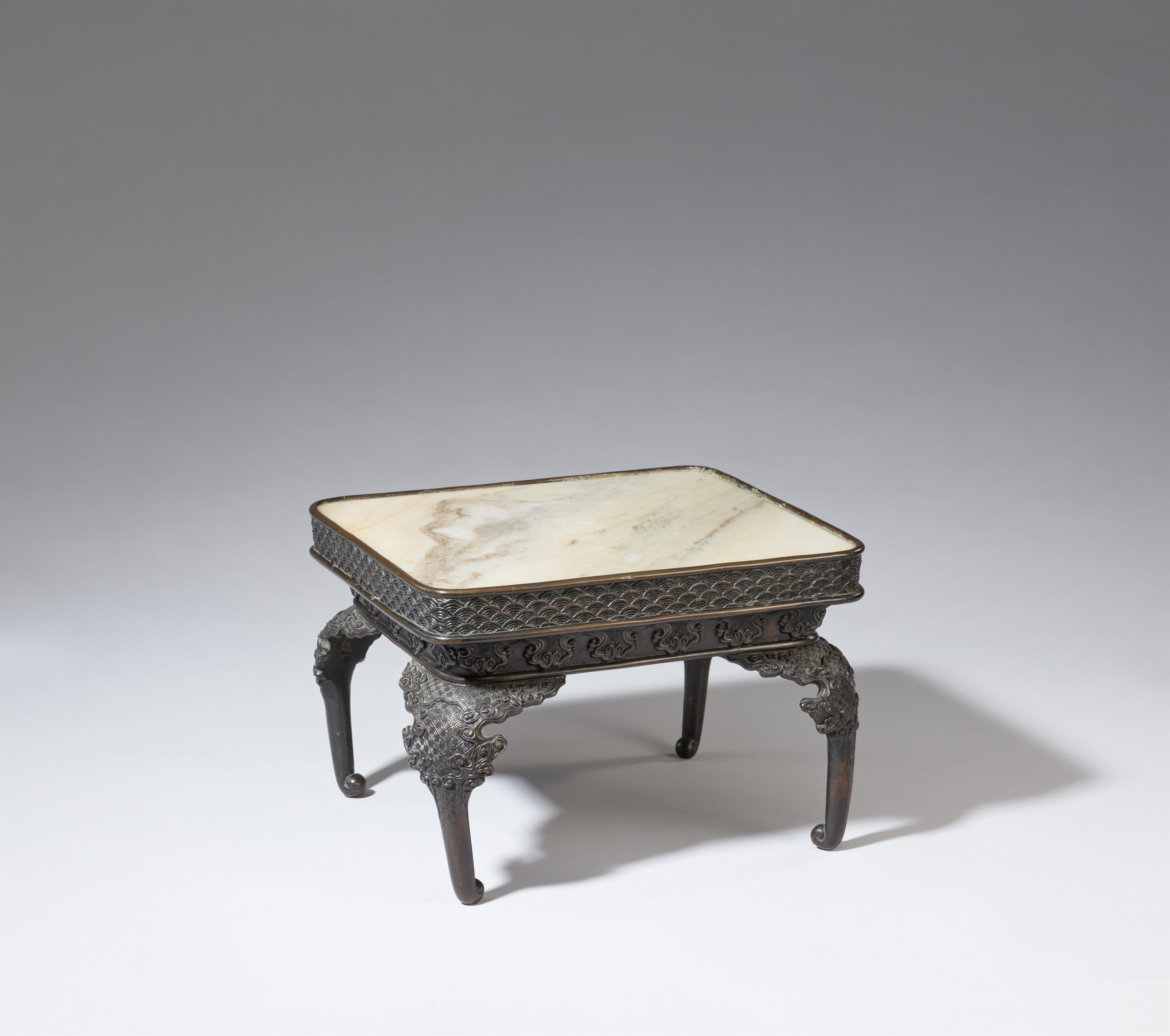 A bronze and marble stand in form of a small Chinese table. First half 20th century - image-2