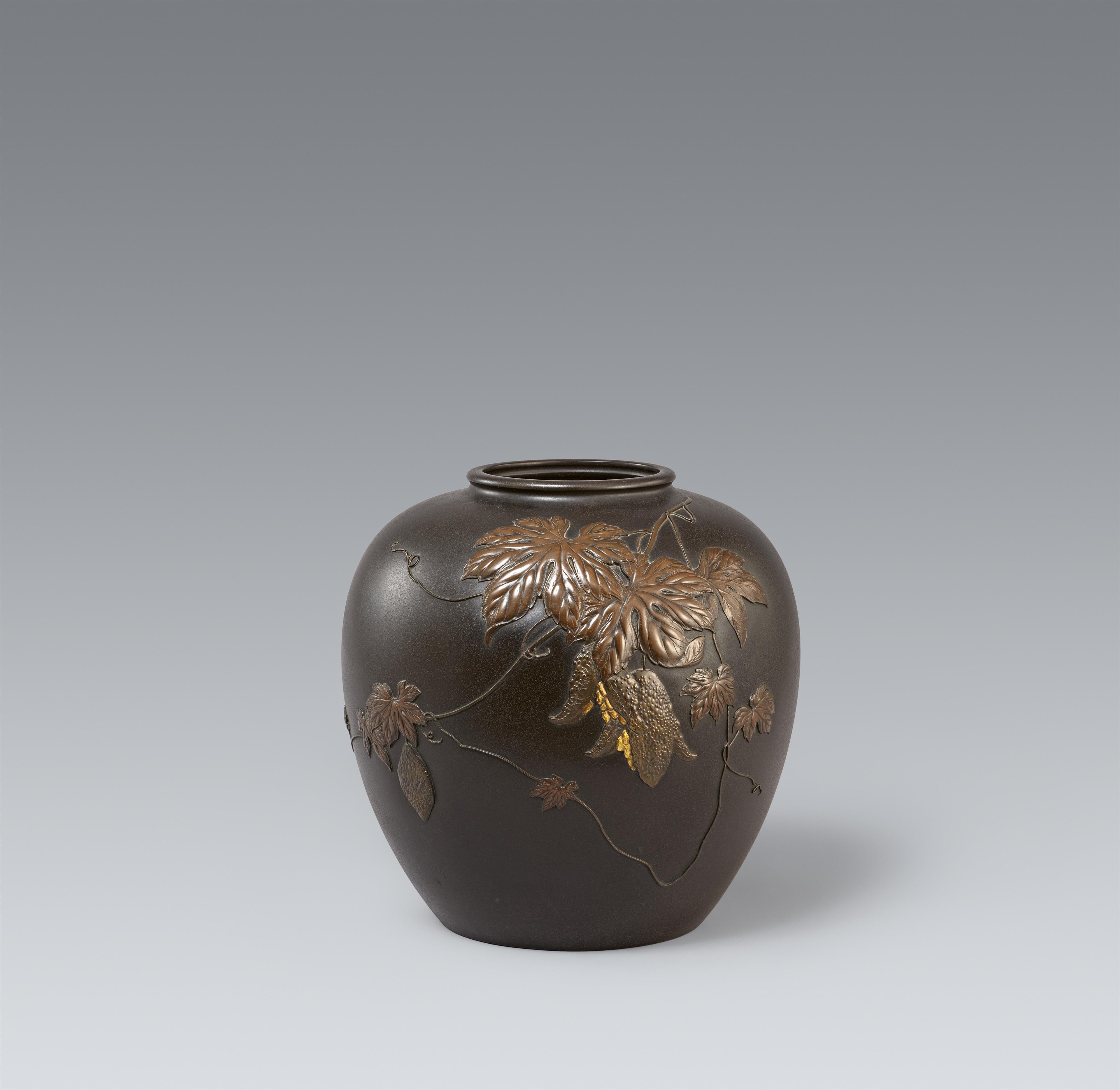 A large ovoid vase. Mid-20th century - image-1