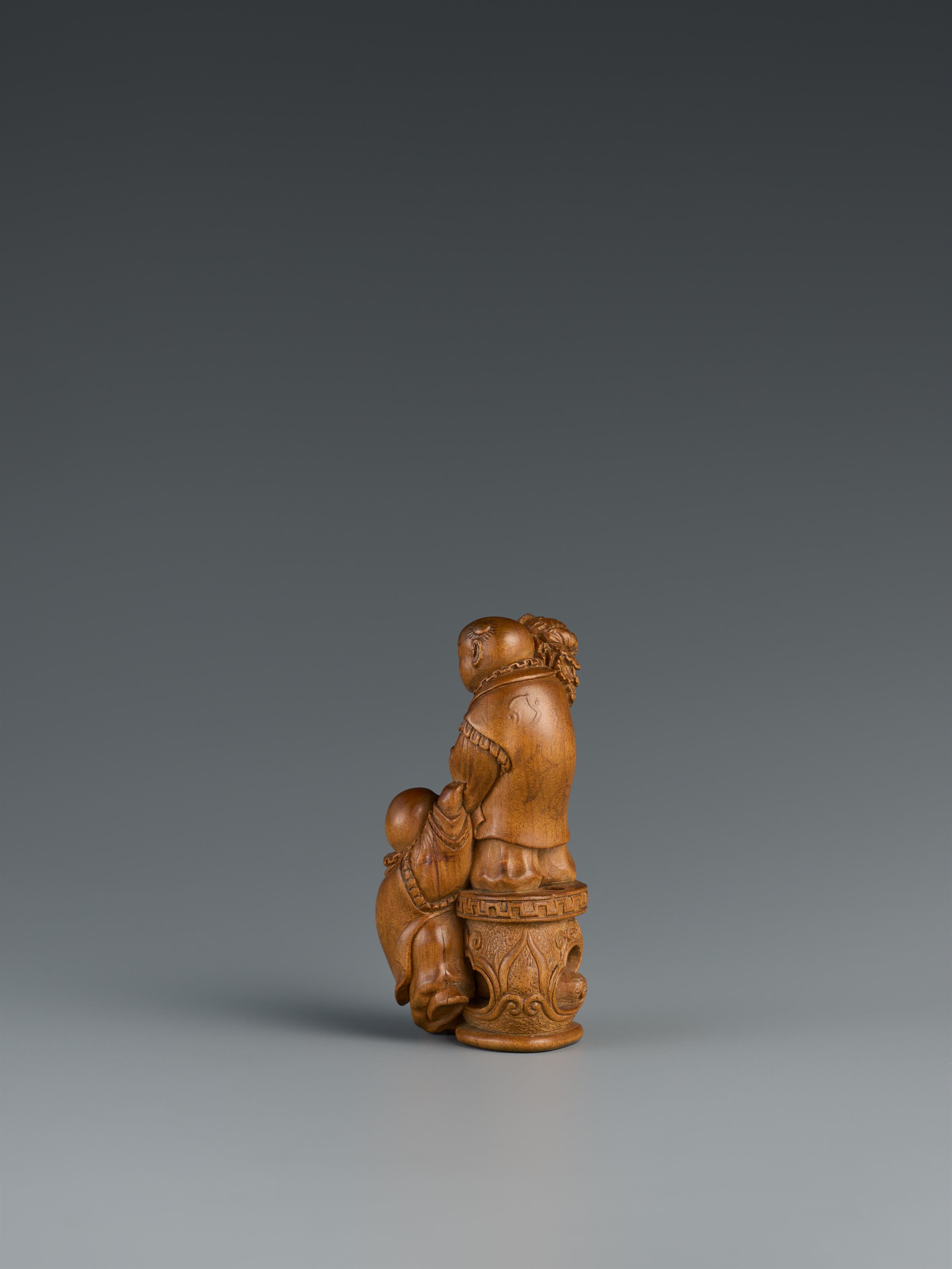 A light boxwood netsuke of two karako. Second half 19th century - image-2