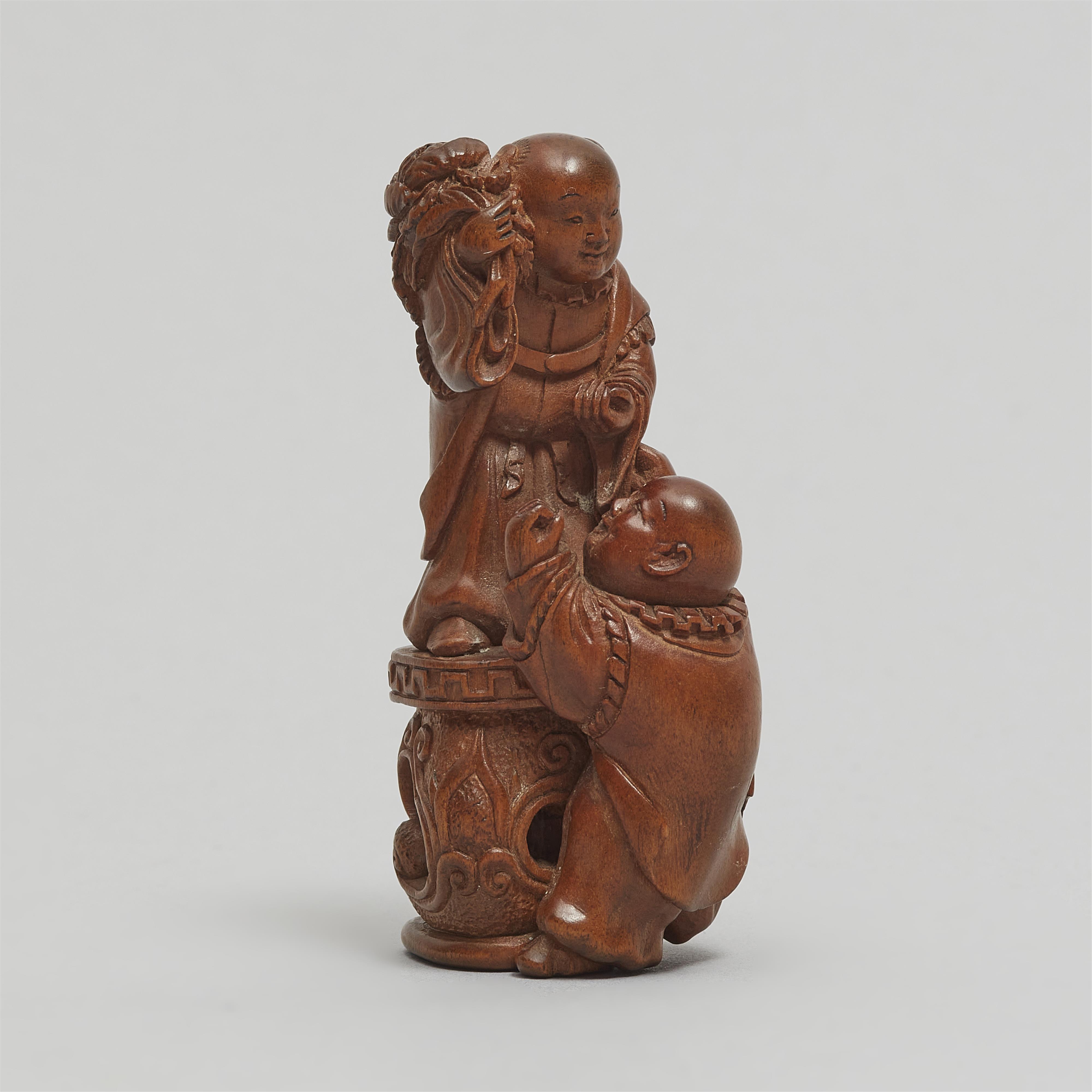 A light boxwood netsuke of two karako. Second half 19th century - image-3