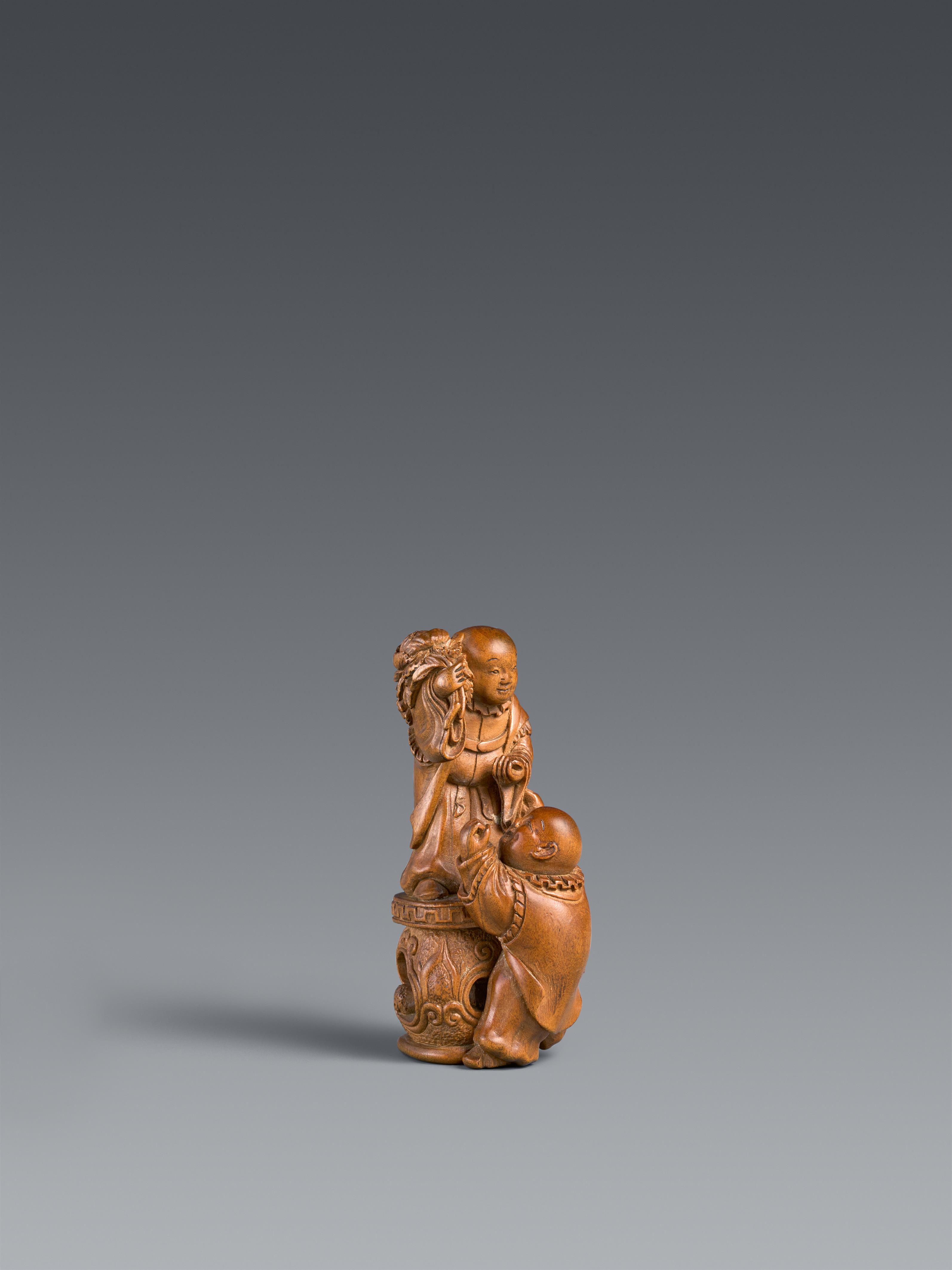 A light boxwood netsuke of two karako. Second half 19th century - image-1