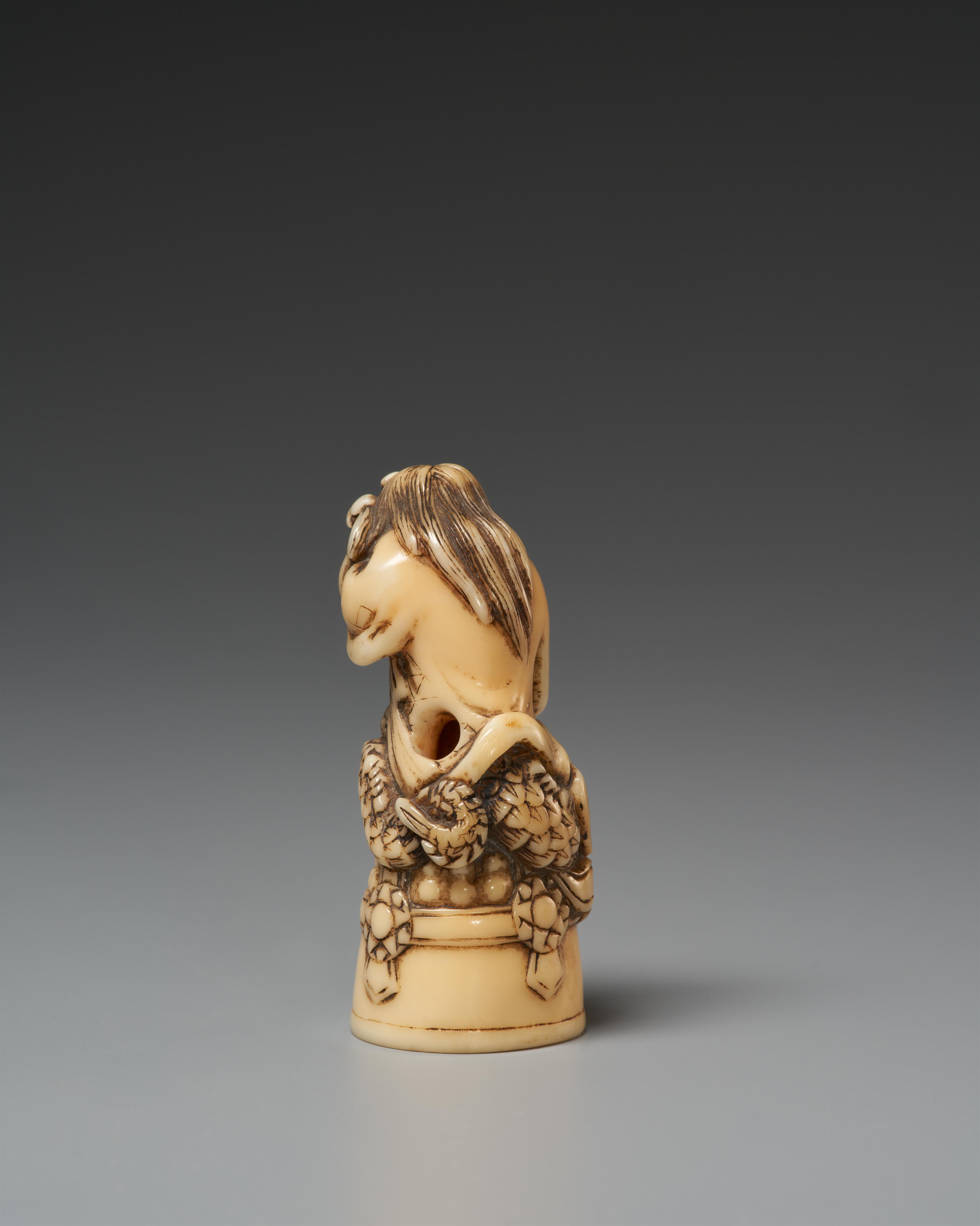 A marine ivory netsuke of Kiyohime. 19th century - image-2