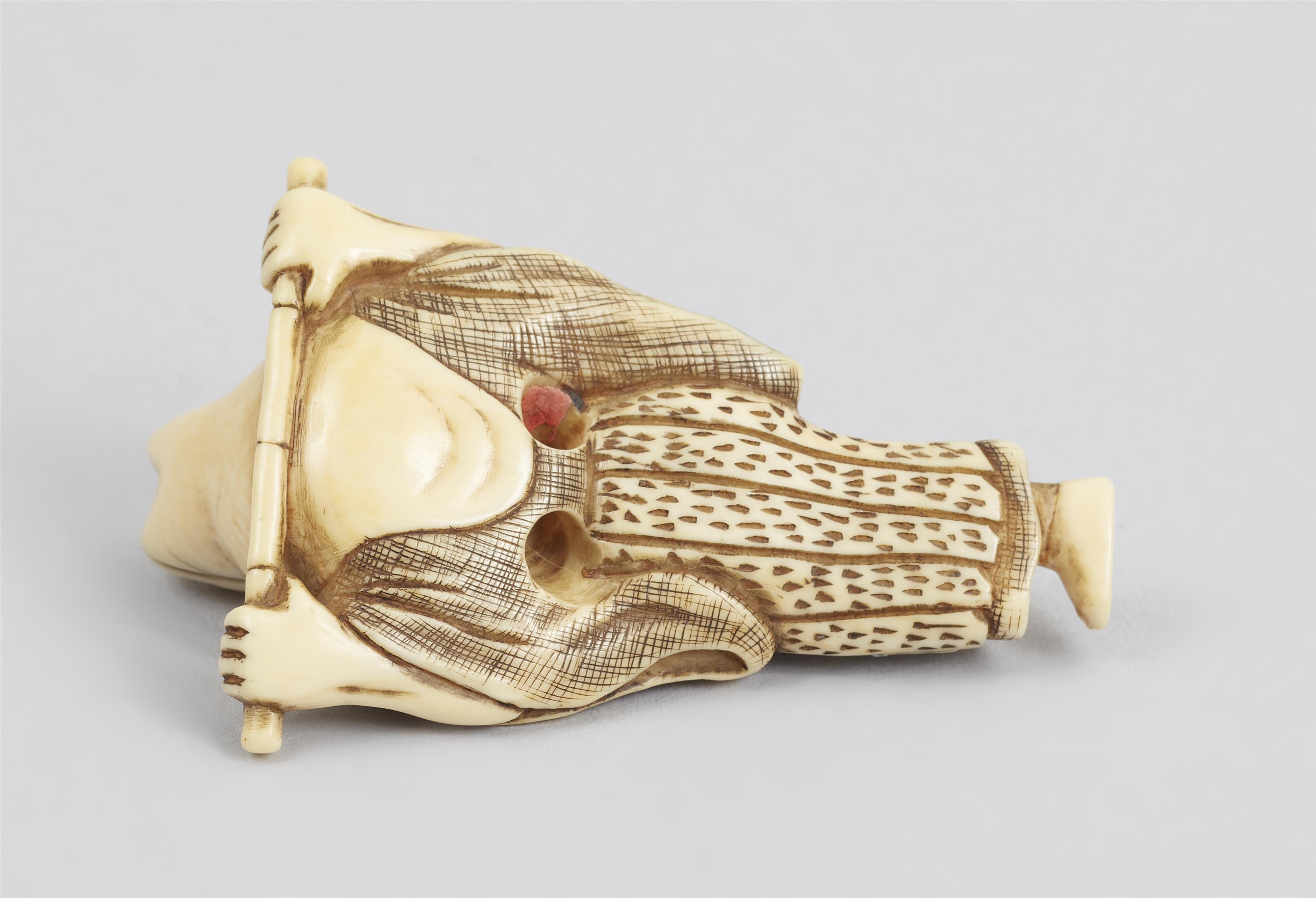 An ivory netsuke of Hakusōzu. First half 19th century - image-6