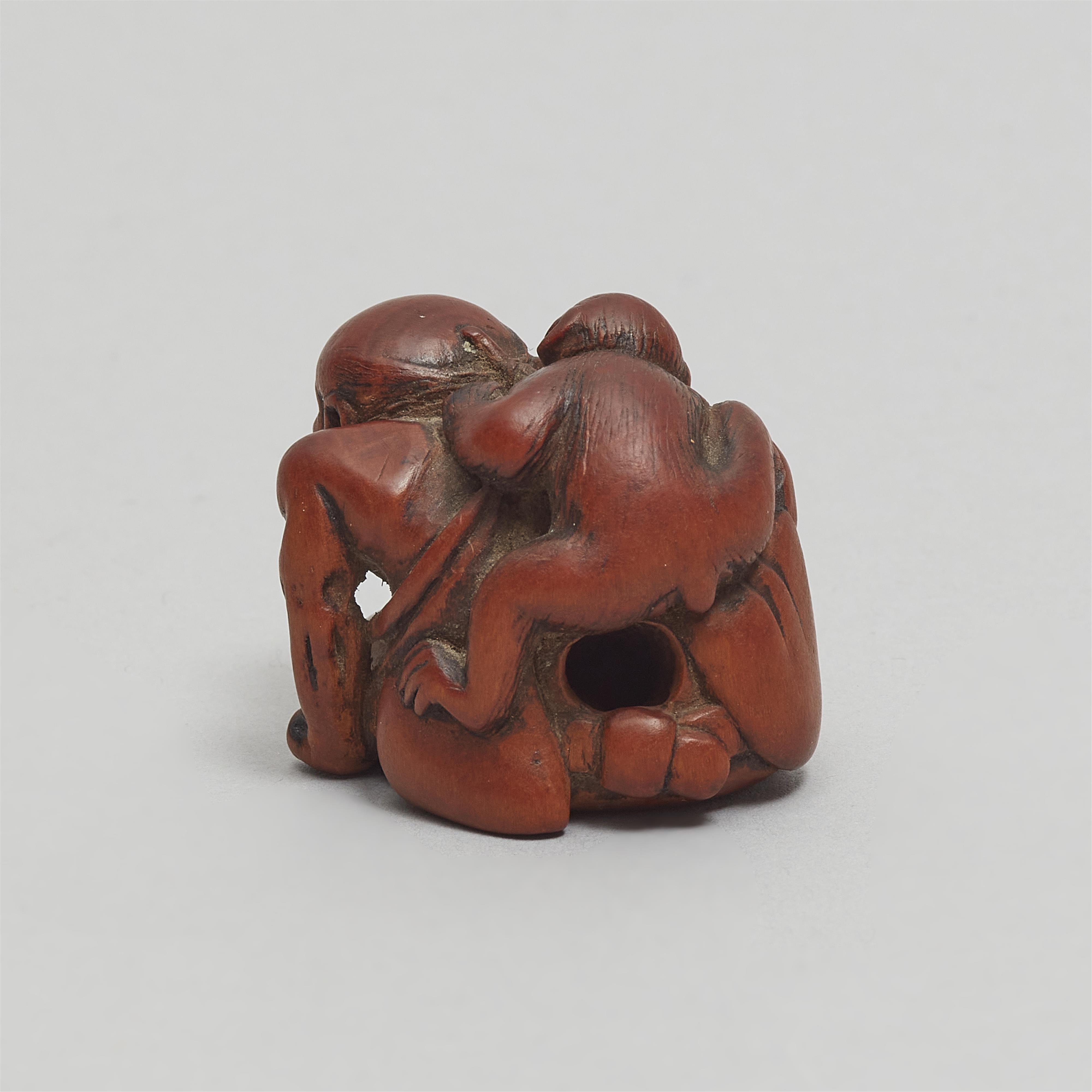 A boxwood netsuke of an old man and a monkey. 19th century - image-5