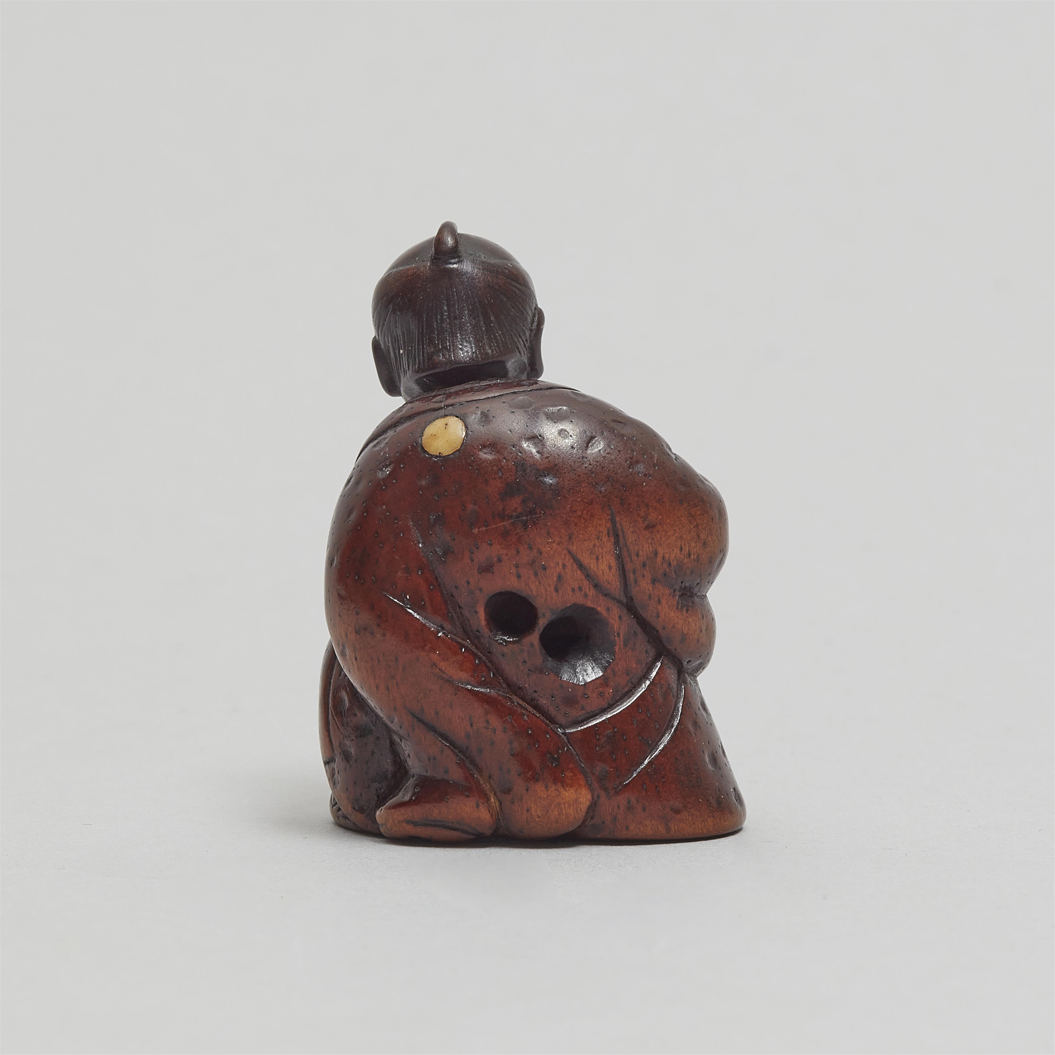 A boxwood netsuke of a nodder. 19th century - image-5