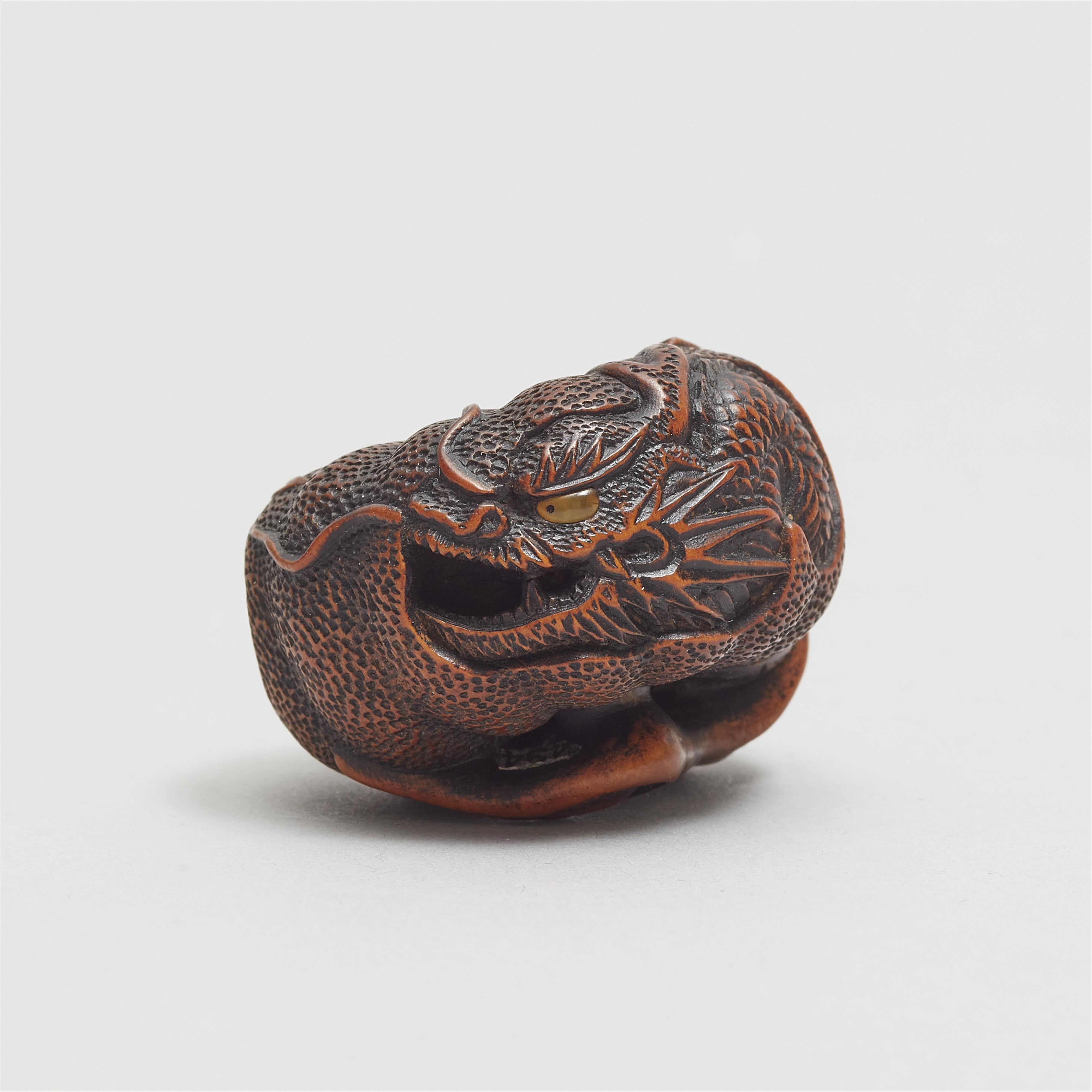 Netsuke eines Drachen in mikan. Buchsbaum. Tanba. Mitte 19. Jh. - image-3