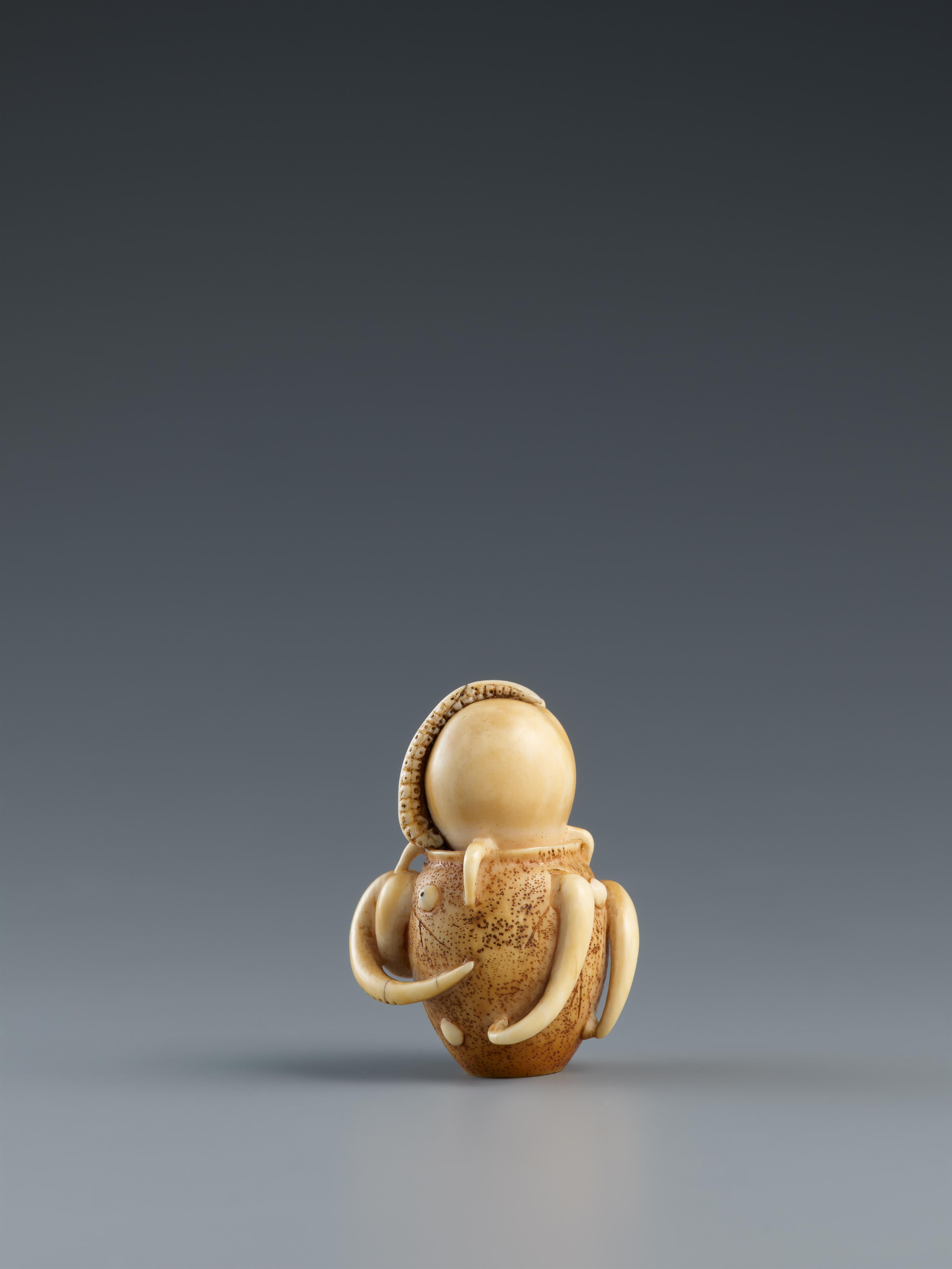 An ivory netsuke of an octopus trapped in a pot. Mid-19th century - image-2