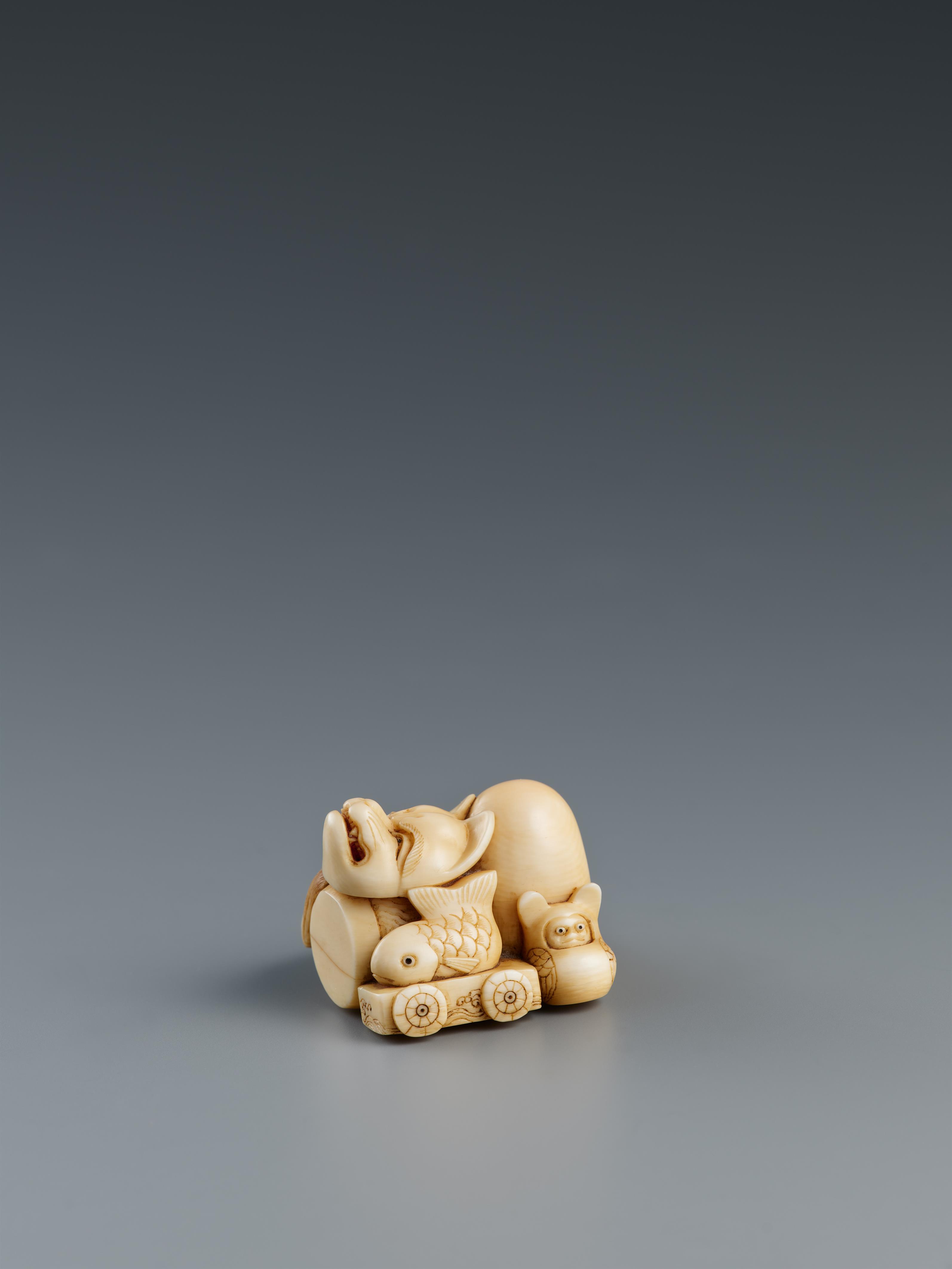 An ivory netsuke of a group of toys. Second half 19th century - image-2