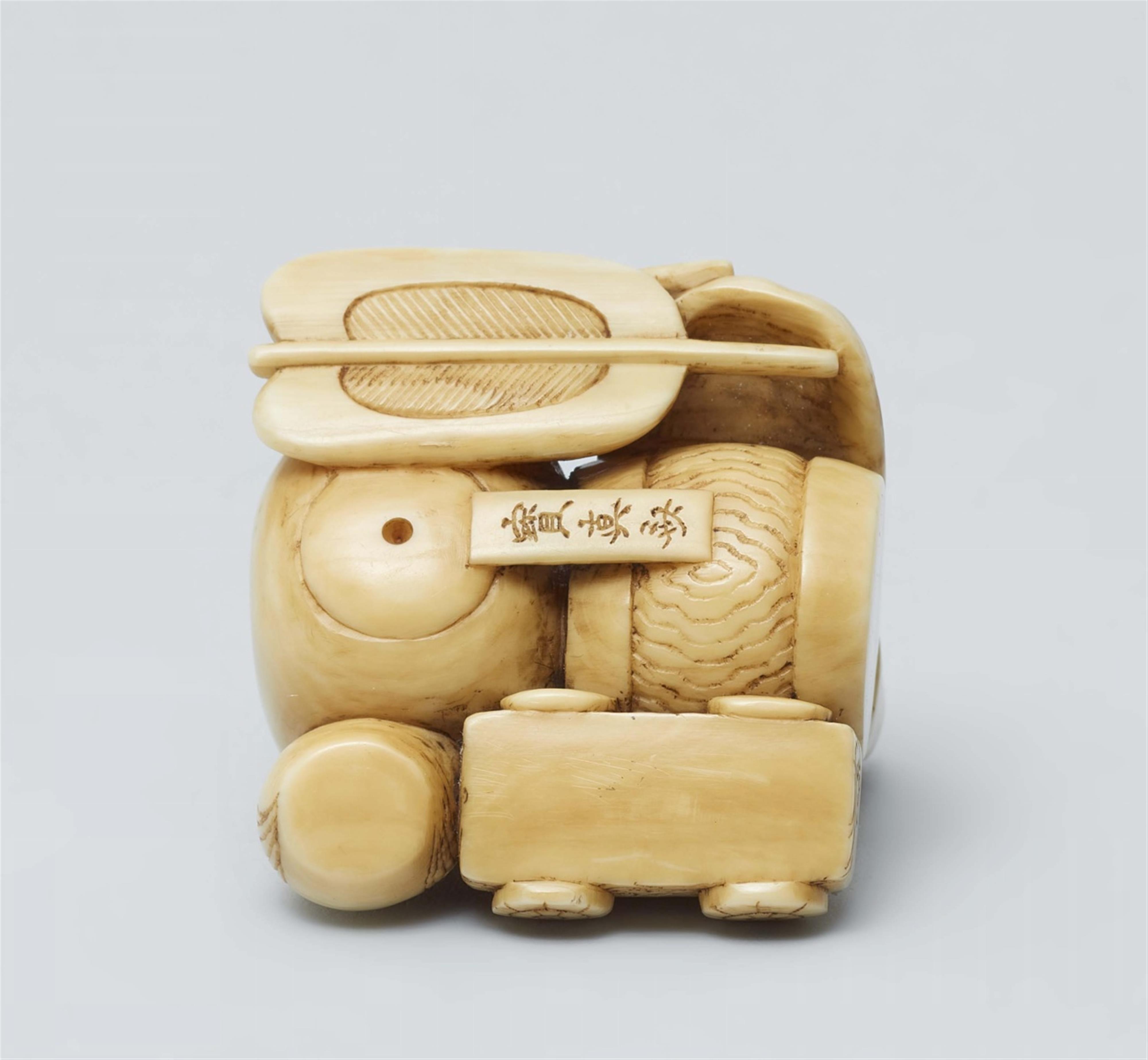 An ivory netsuke of a group of toys. Second half 19th century - image-6