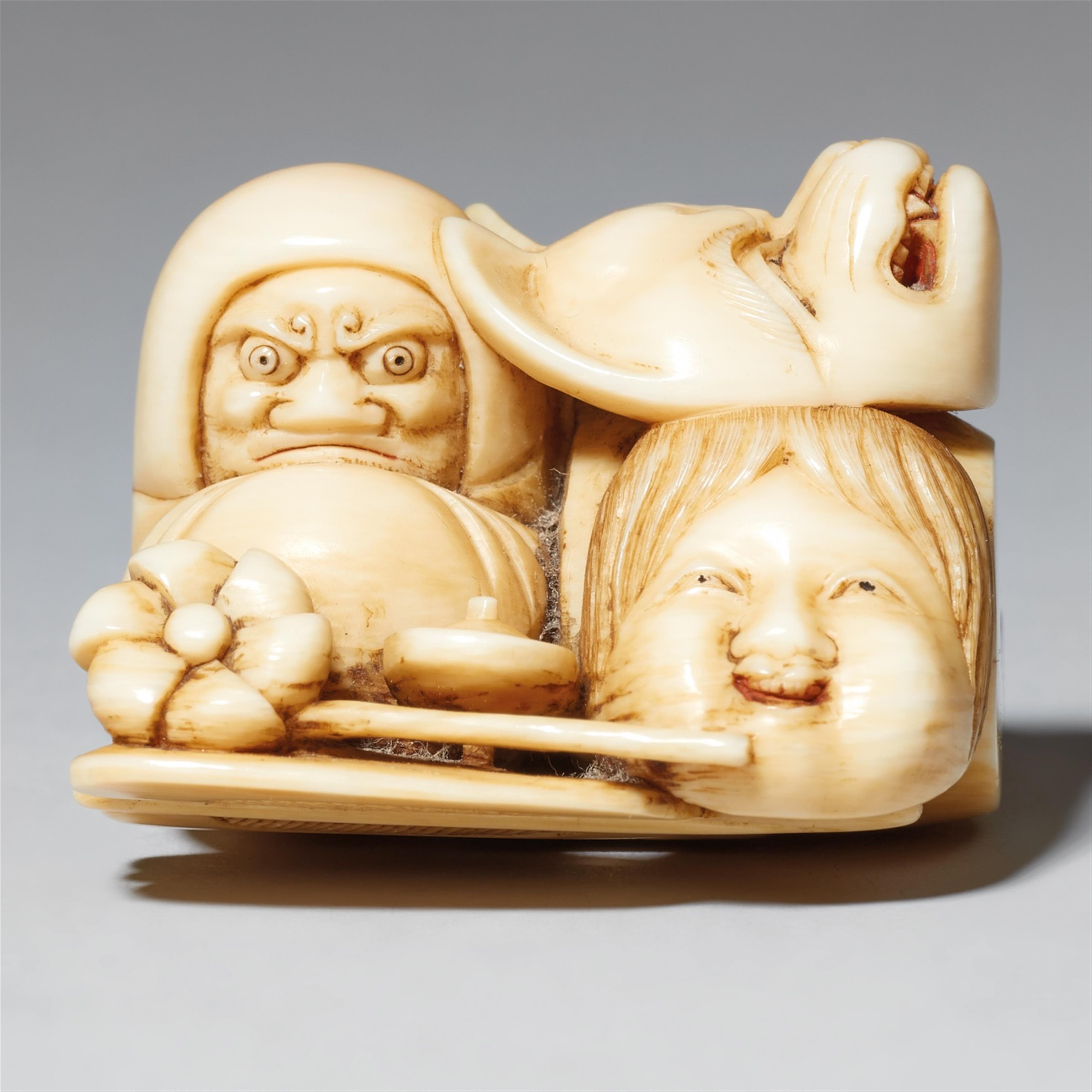 Netsuke einer Spielzeuggruppe. Elfenbein. 2. Hälfte 19. Jh. - image-7