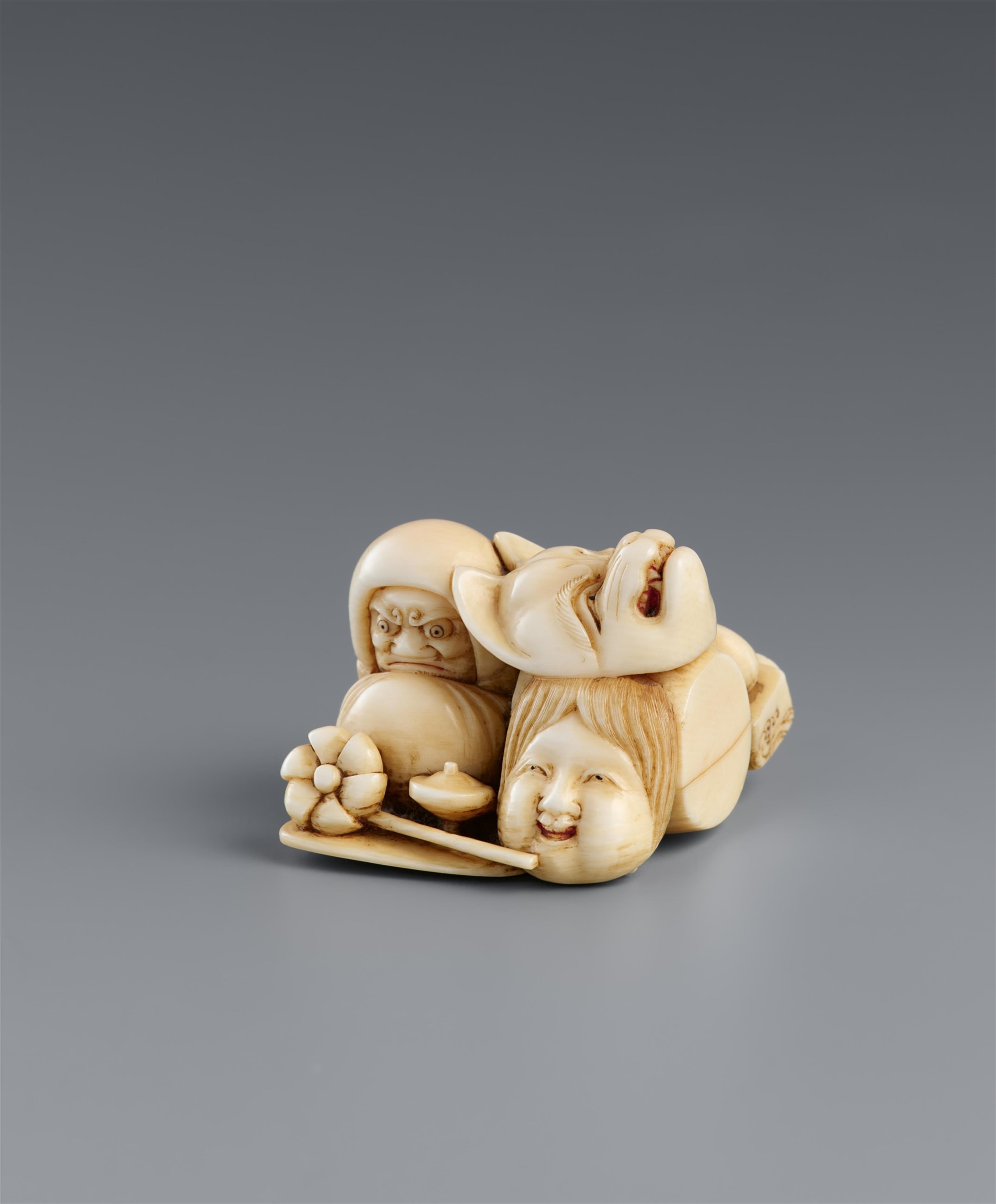 Netsuke einer Spielzeuggruppe. Elfenbein. 2. Hälfte 19. Jh. - image-1