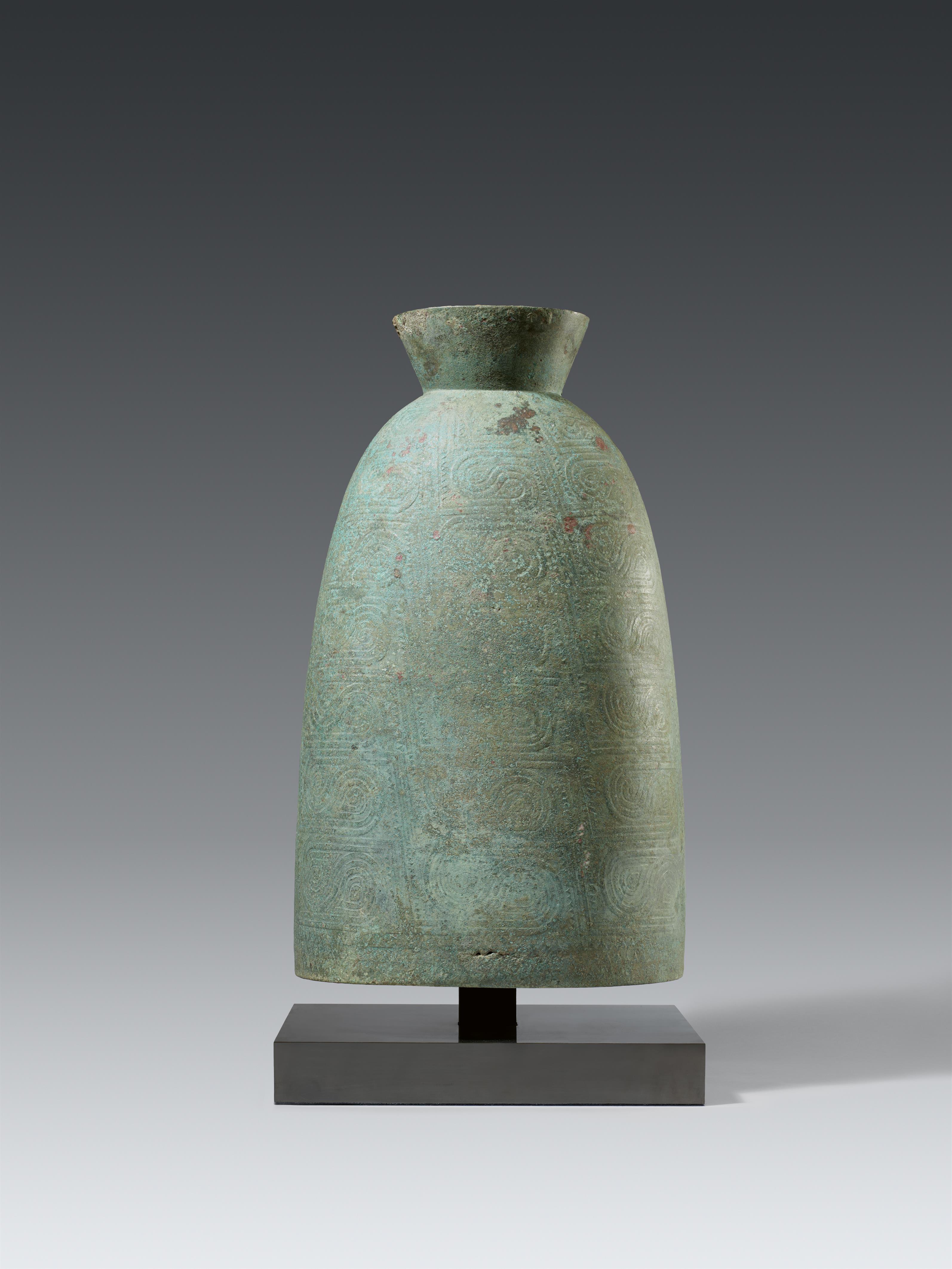 A Cambodian bronze ceremonial bell. Battambang province, first century B.C. to second century A.D. - image-2