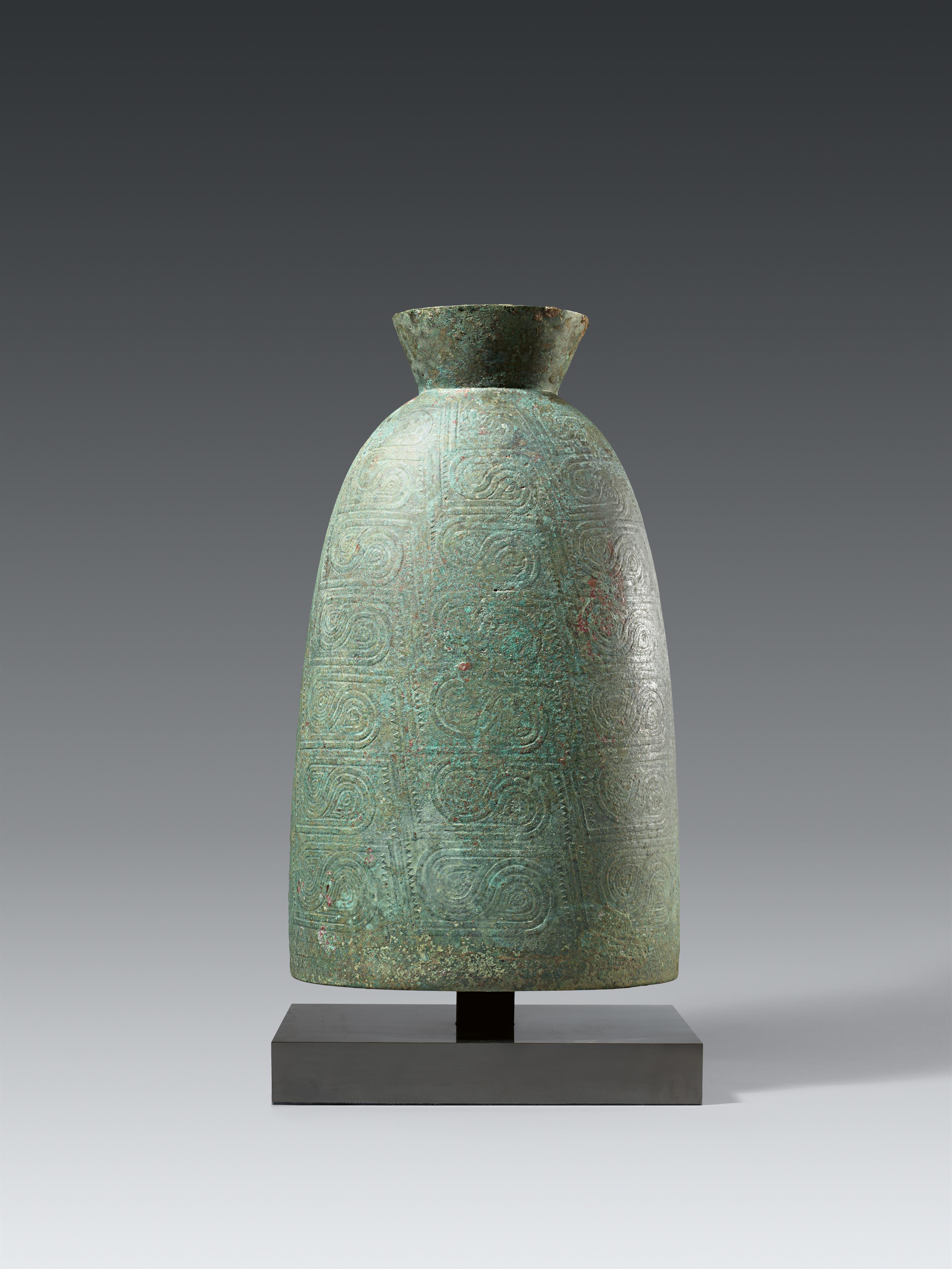 A Cambodian bronze ceremonial bell. Battambang province, first century B.C. to second century A.D. - image-1