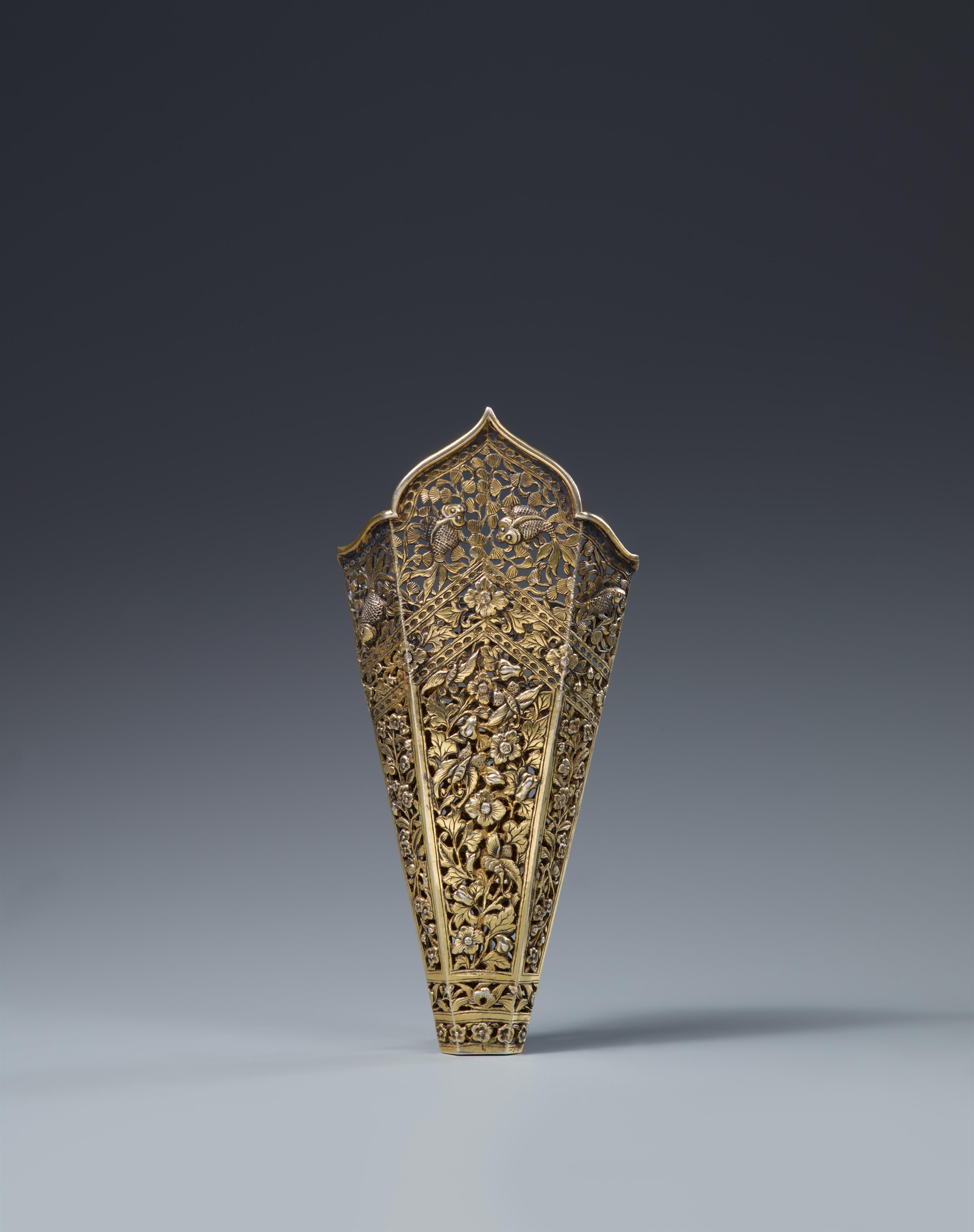 A Thai gilt silver betel leaf holder. Central Thailand. 19th/20th century - image-2