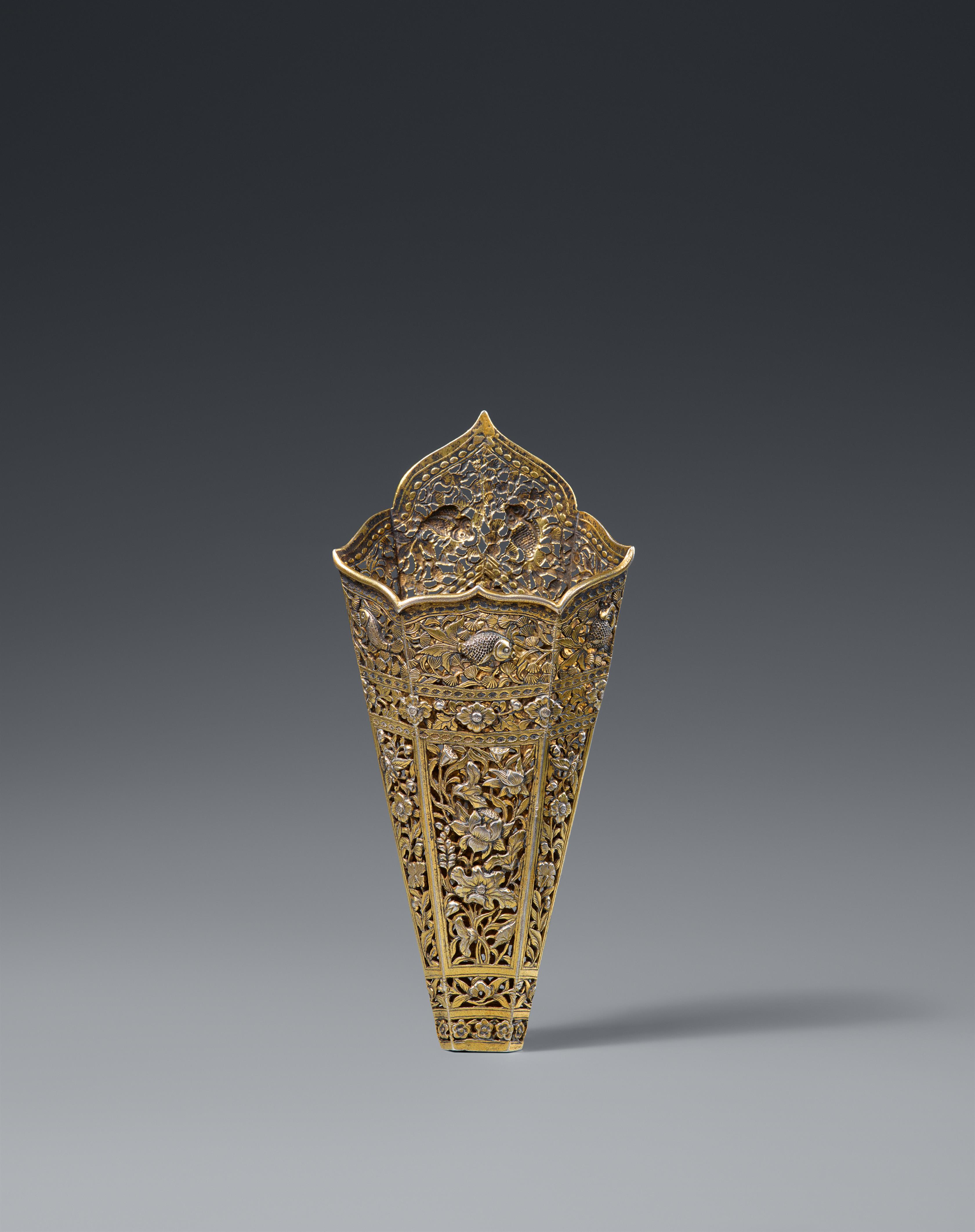 A Thai gilt silver betel leaf holder. Central Thailand. 19th/20th century - image-1