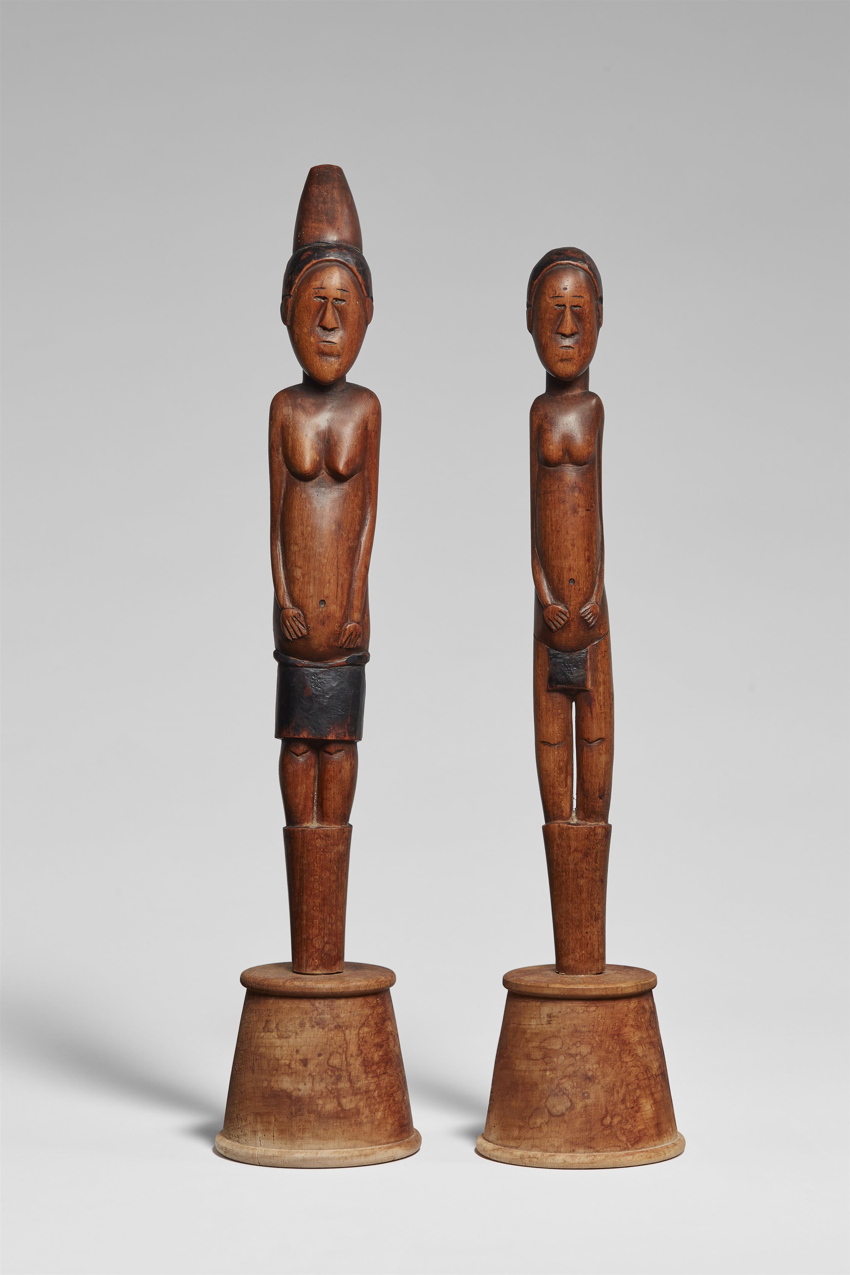 PAIR OF TSONGA STAFF FINIAL FIGURES - image-1