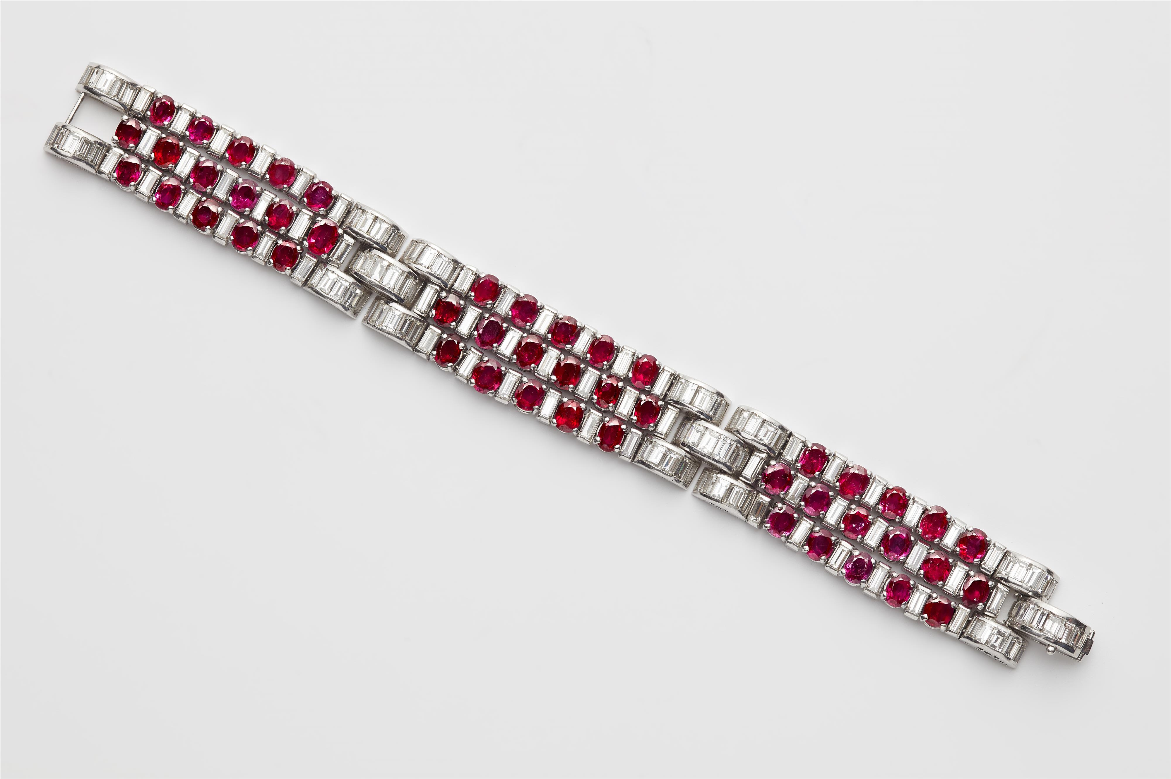 A magnificent platinum ruby and diamond Art Déco bracelet, ca. 1925. - image-2