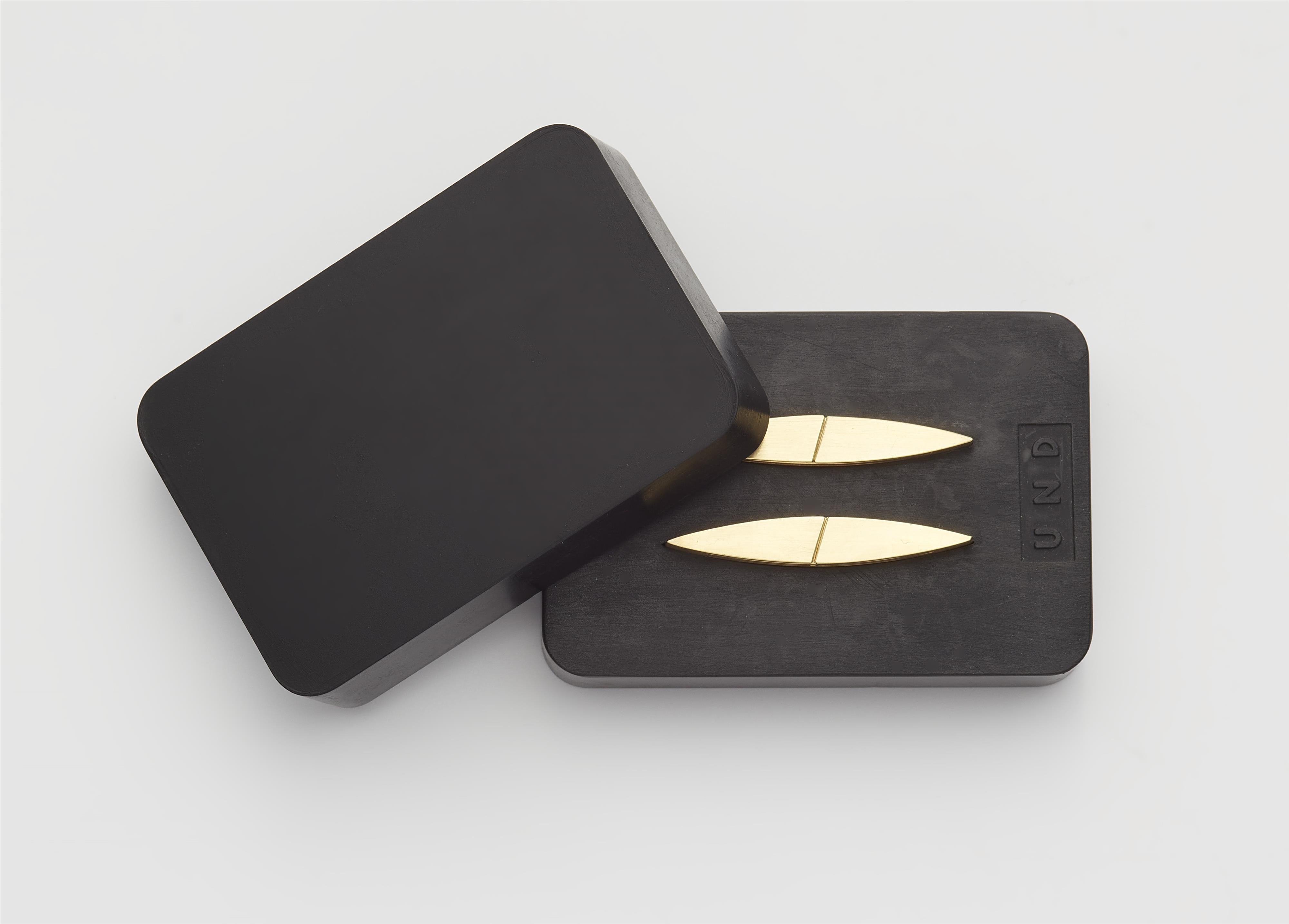 A pair of German hand forged 18k gold "navette" cufflinks with ingenious folding mechanism. - image-2
