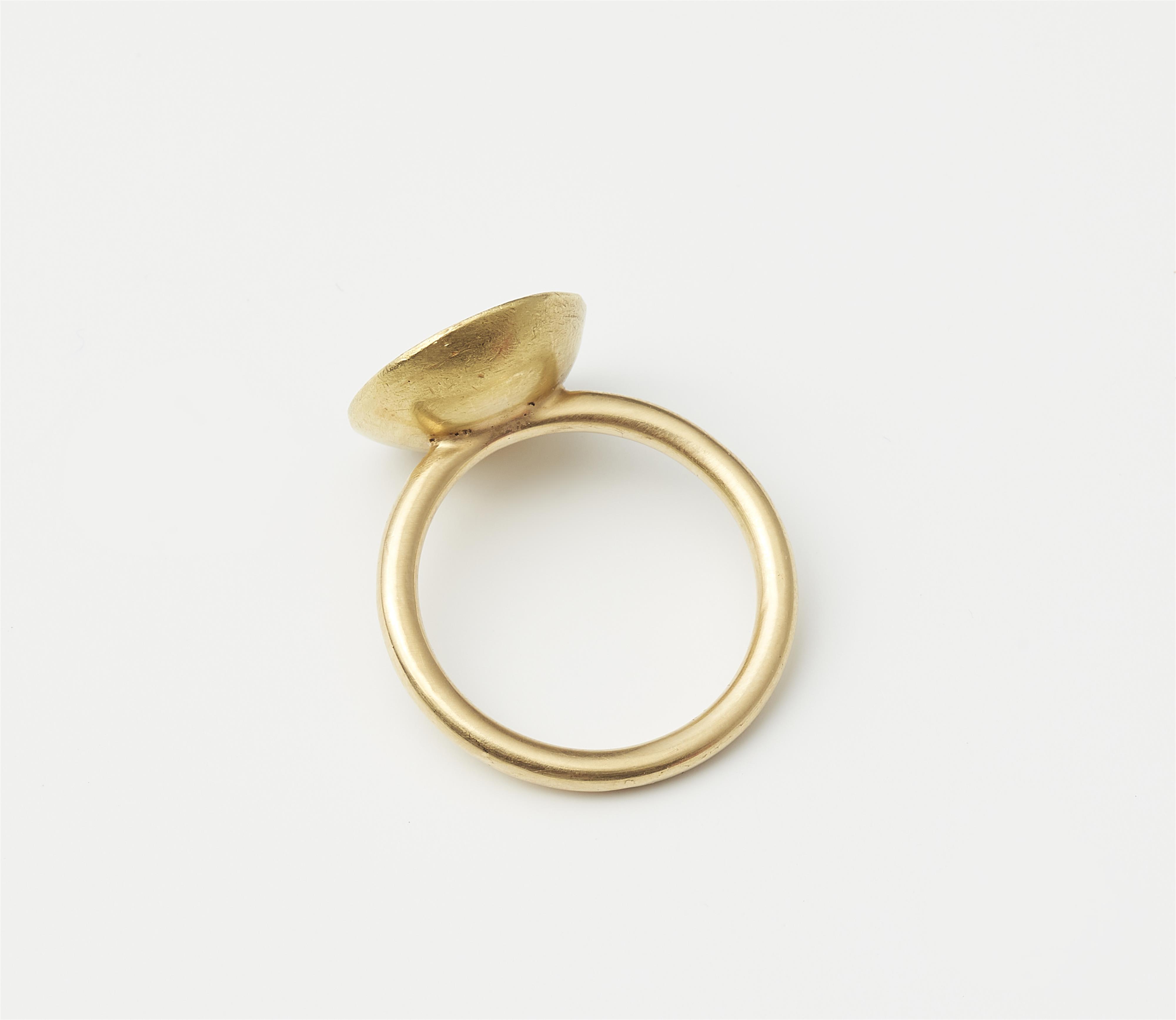 Ring mit sassanidischer Nicolo-Gemme - image-2