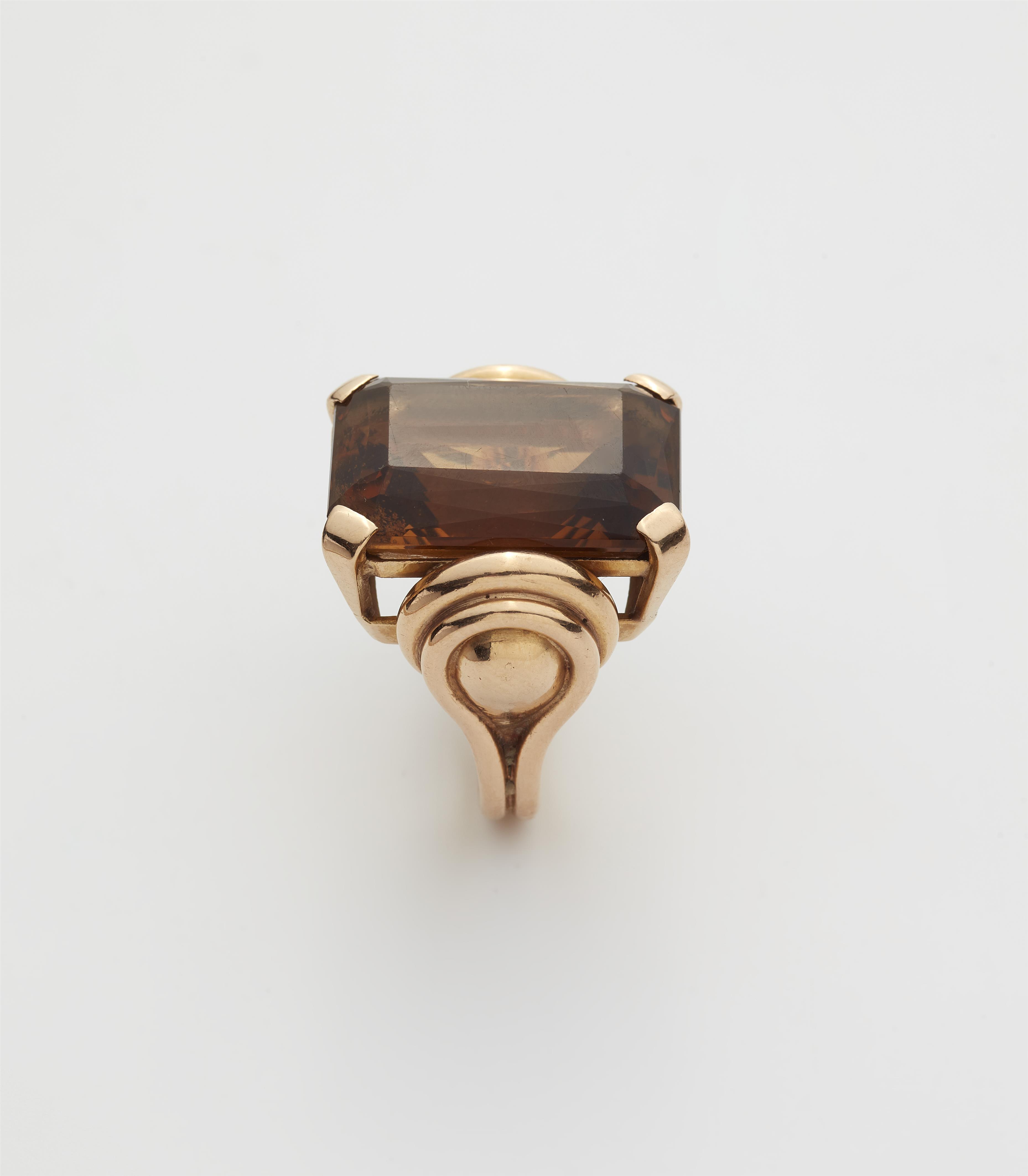 A Retro Style 18k rose gold and large cognac coloured citrine ring. - image-2