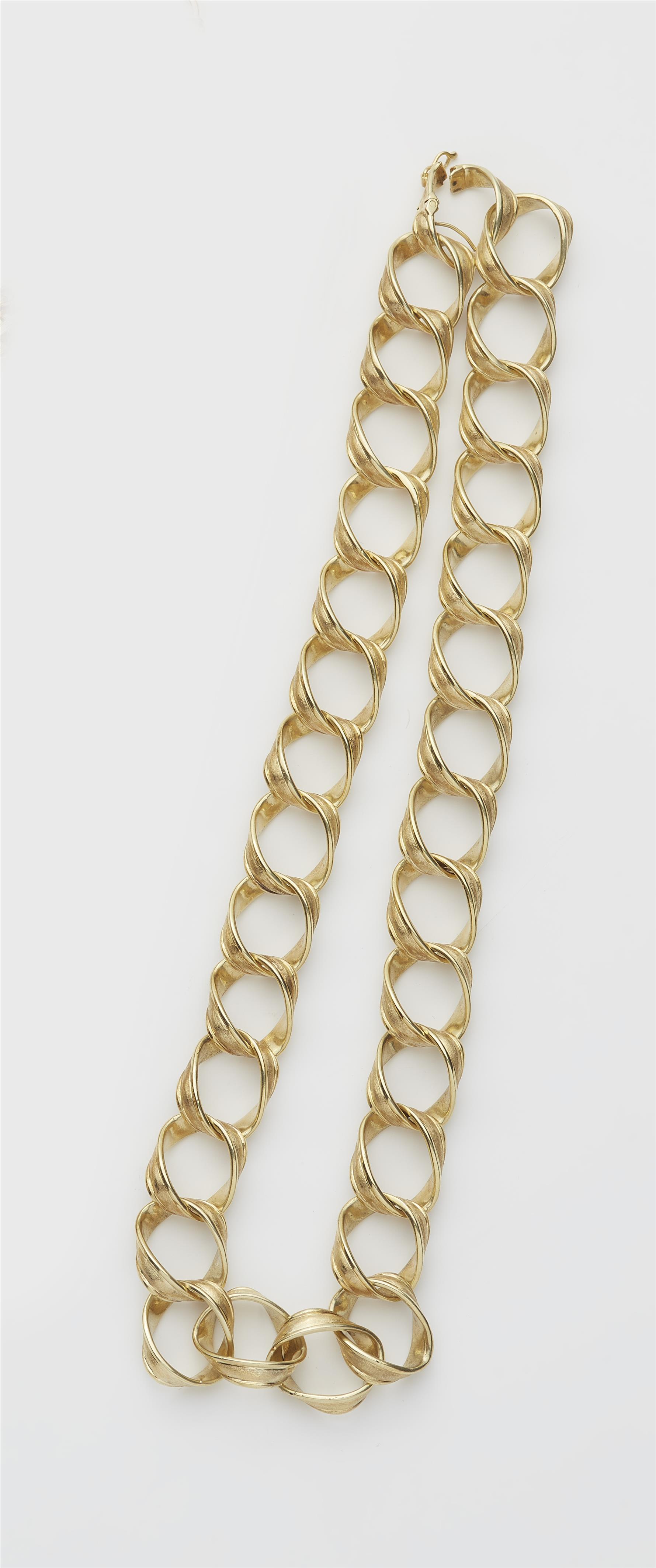 A German 14k gold "Hobelspan" chain necklace. - image-1