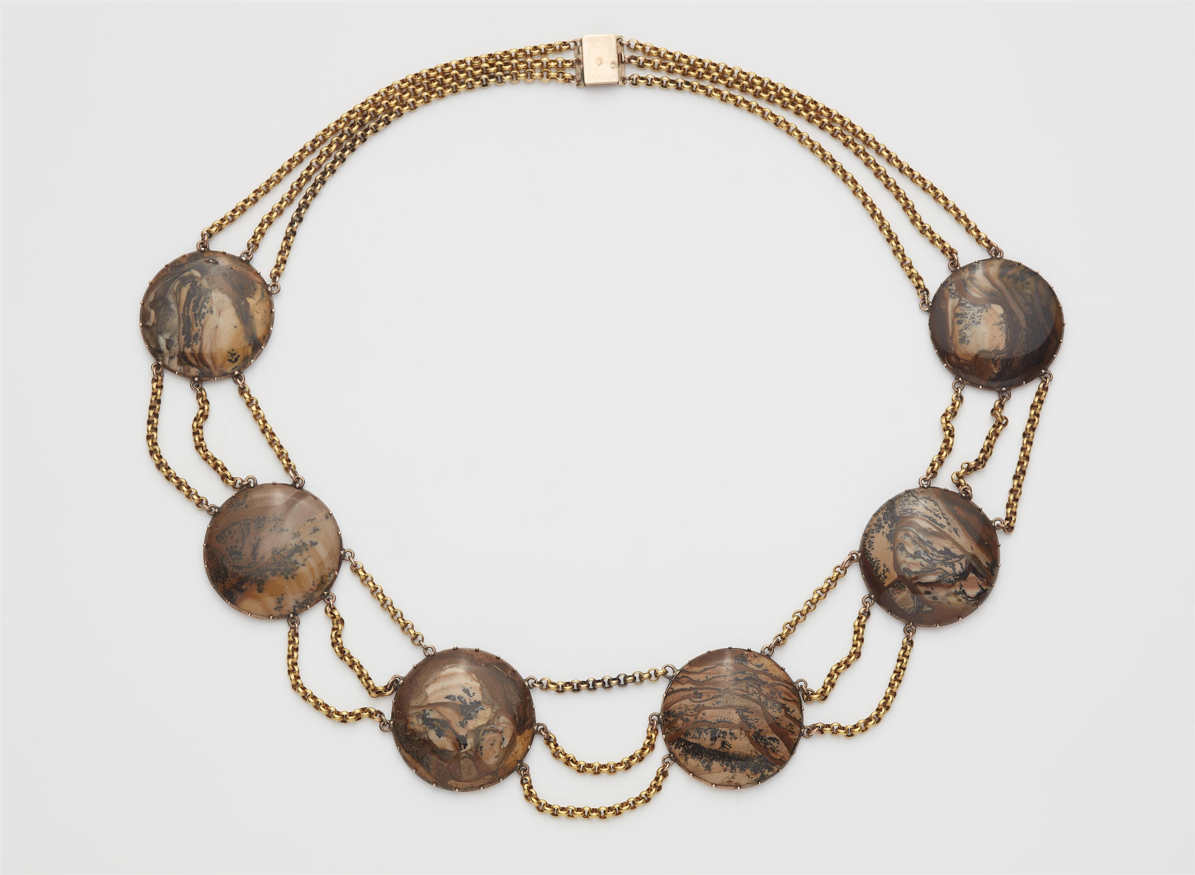 A possibly English 14k gold and landscape agate garland necklace. - image-1