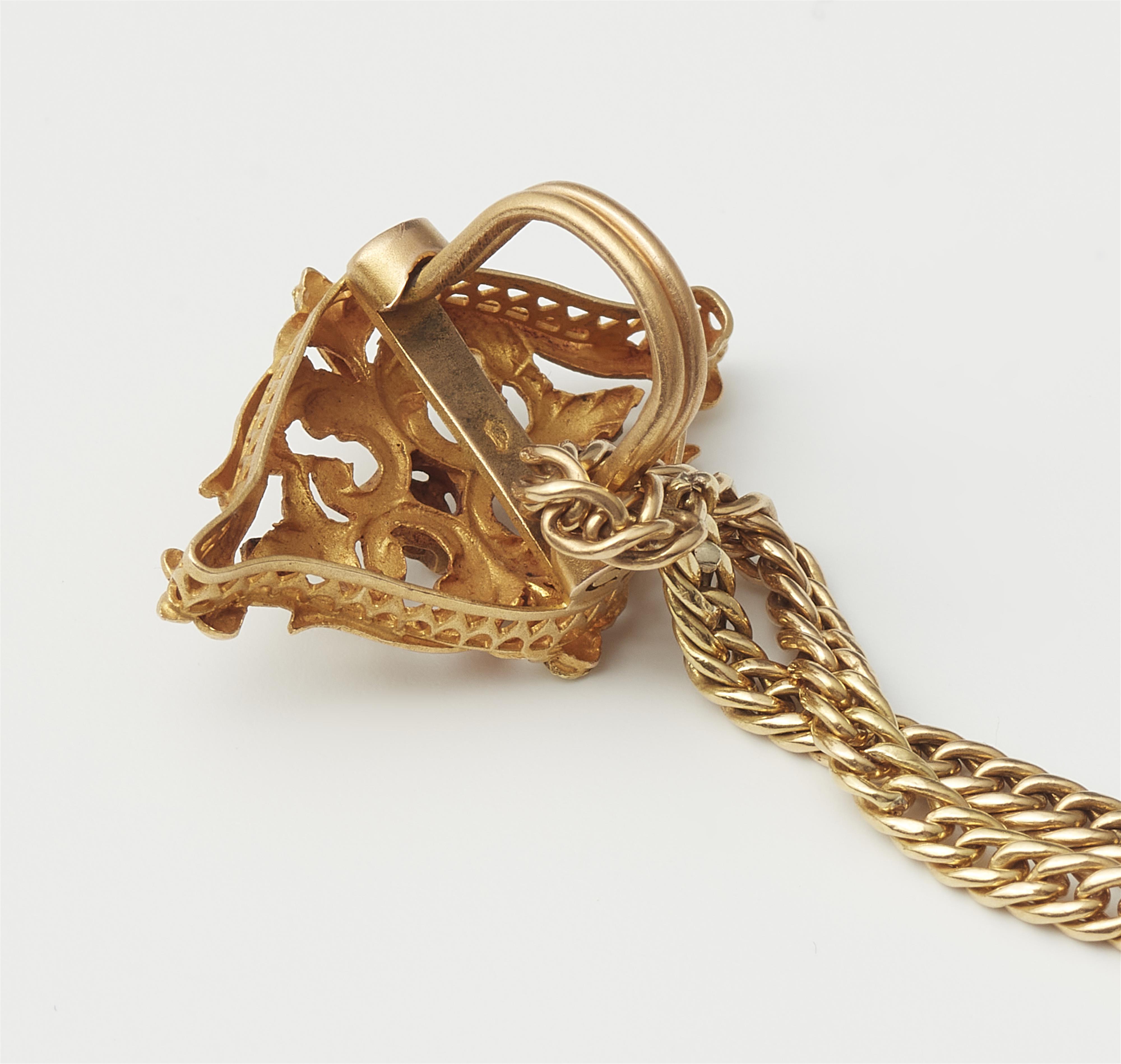 A French 18k gold sautoir with a three colour gold Art Nouveau slider. - image-2