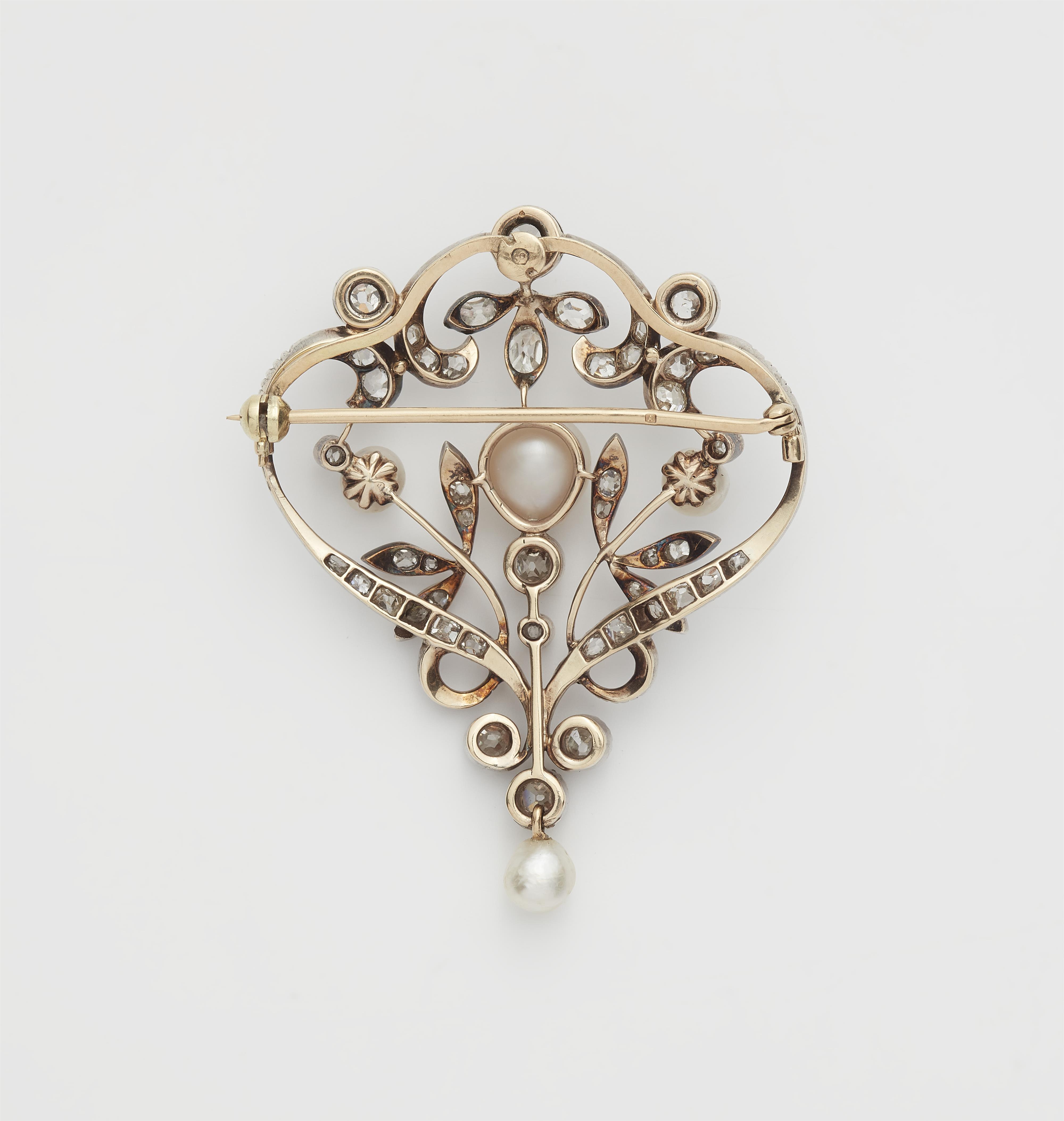 An Austrian Belle Epoque 14k gold diamond and pearl brooch with detachable mount. - image-2