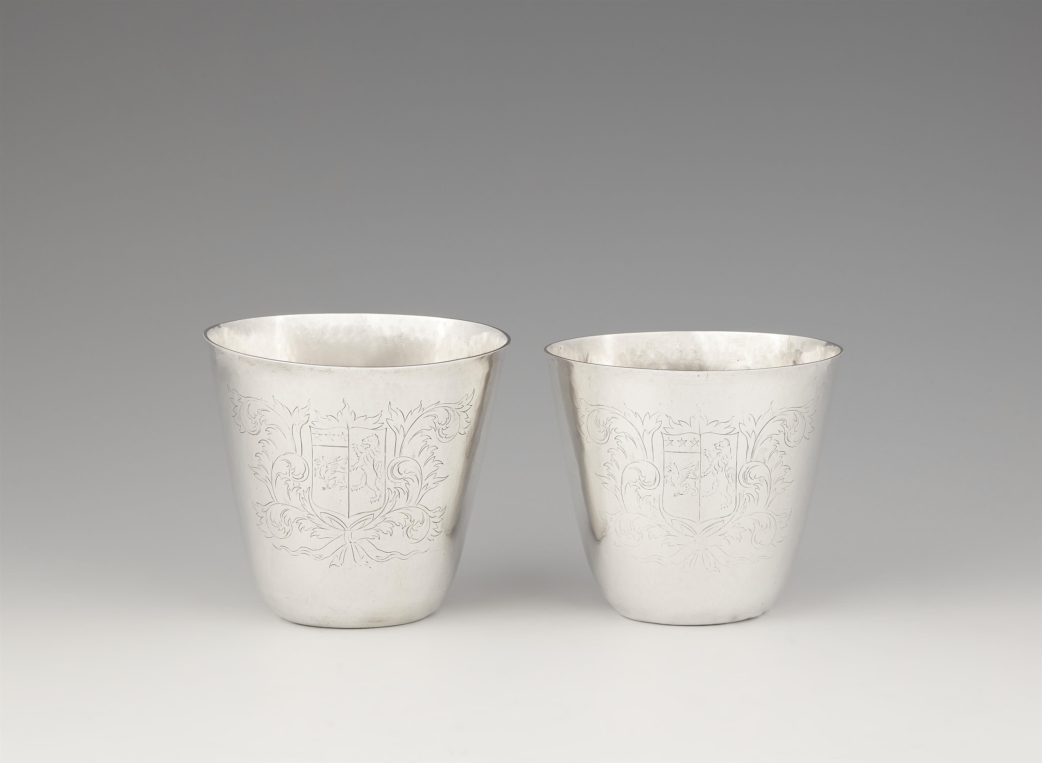 Two Charles II silver nesting beakers - image-1