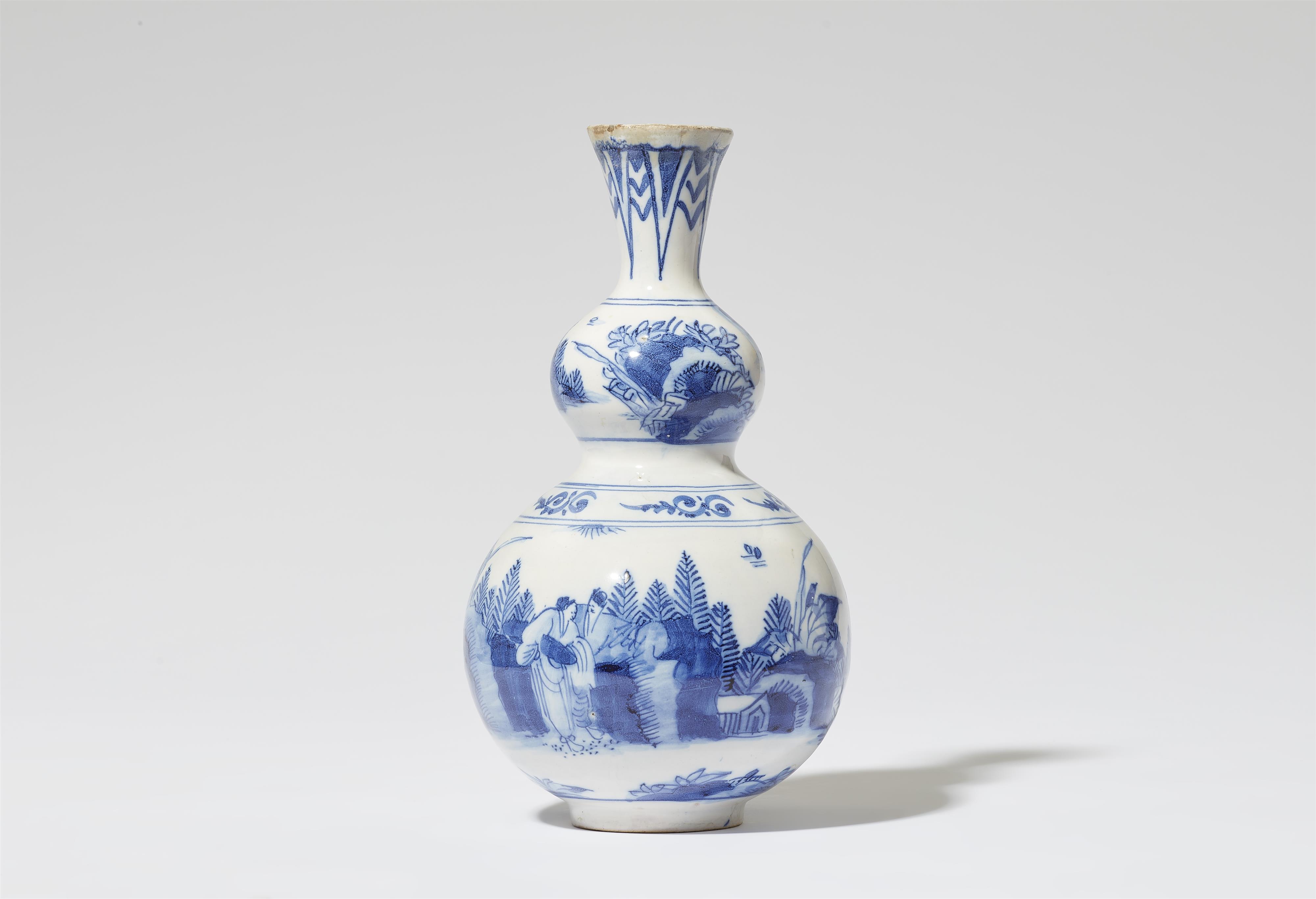 A faience gourd vase with Chinoiserie decor - image-1