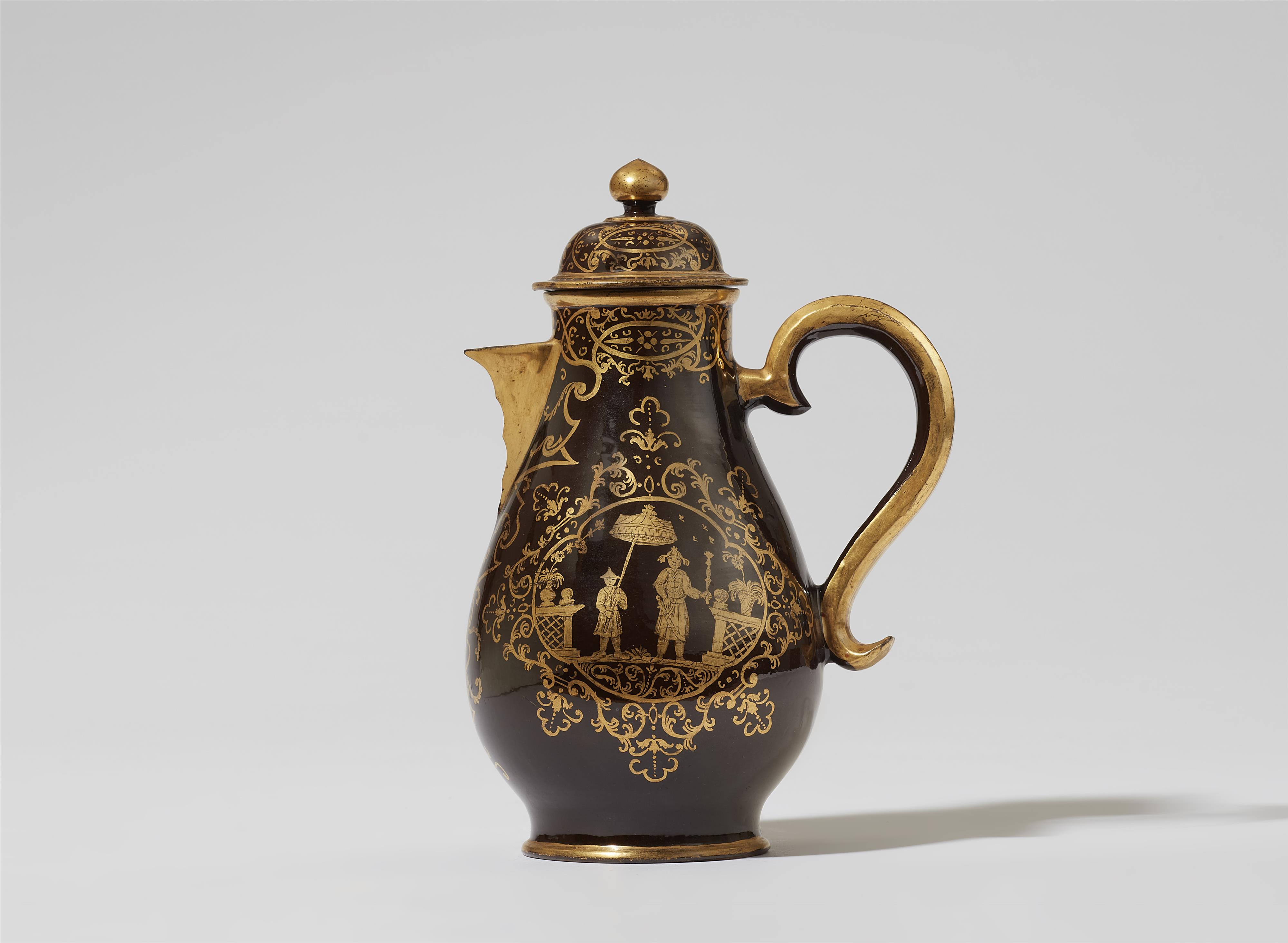 A Bayreuth faience coffee pot with Chinoiserie decor - image-1