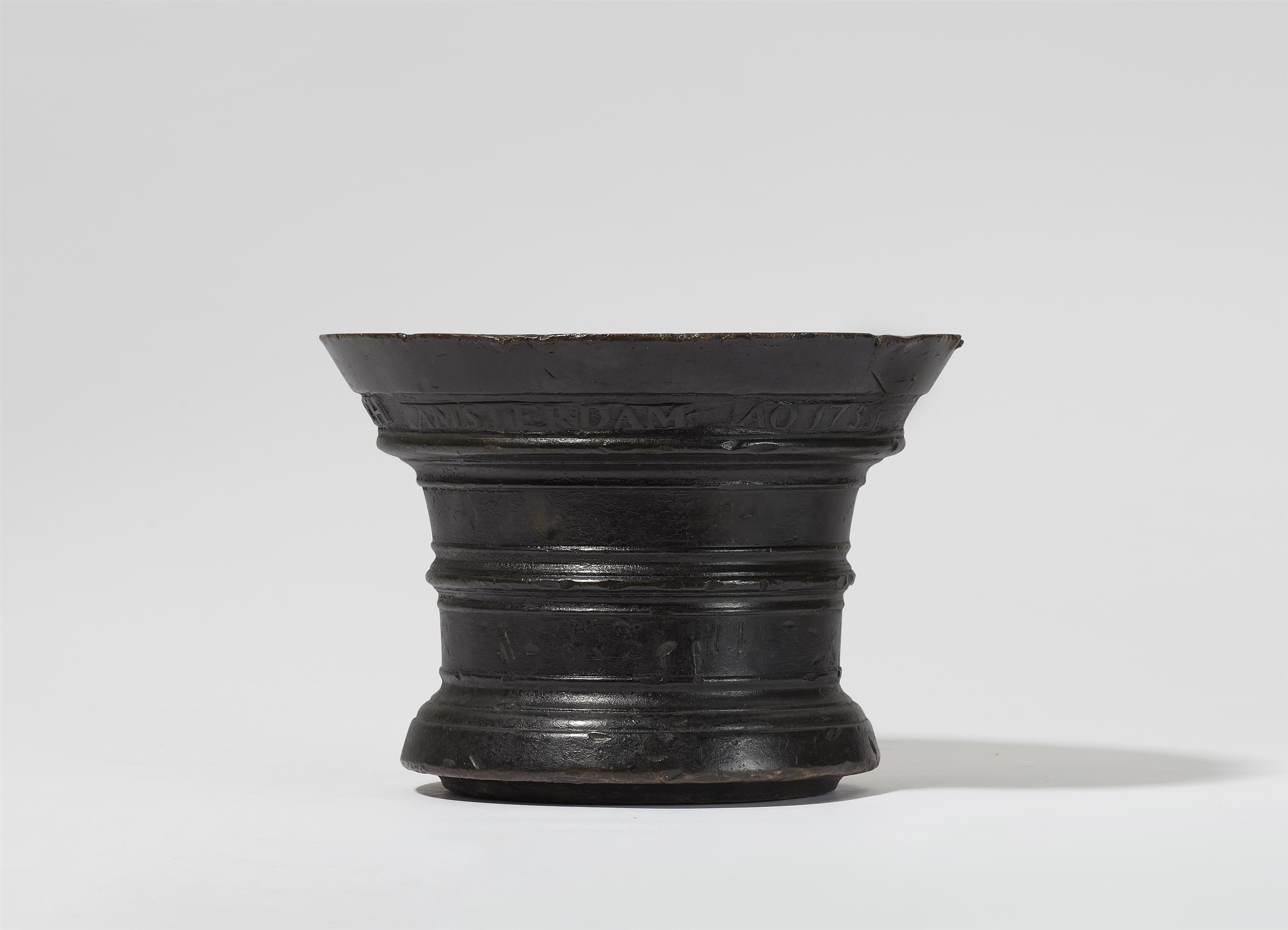 A rare signed and dated Amsterdam bronze mortar - image-3