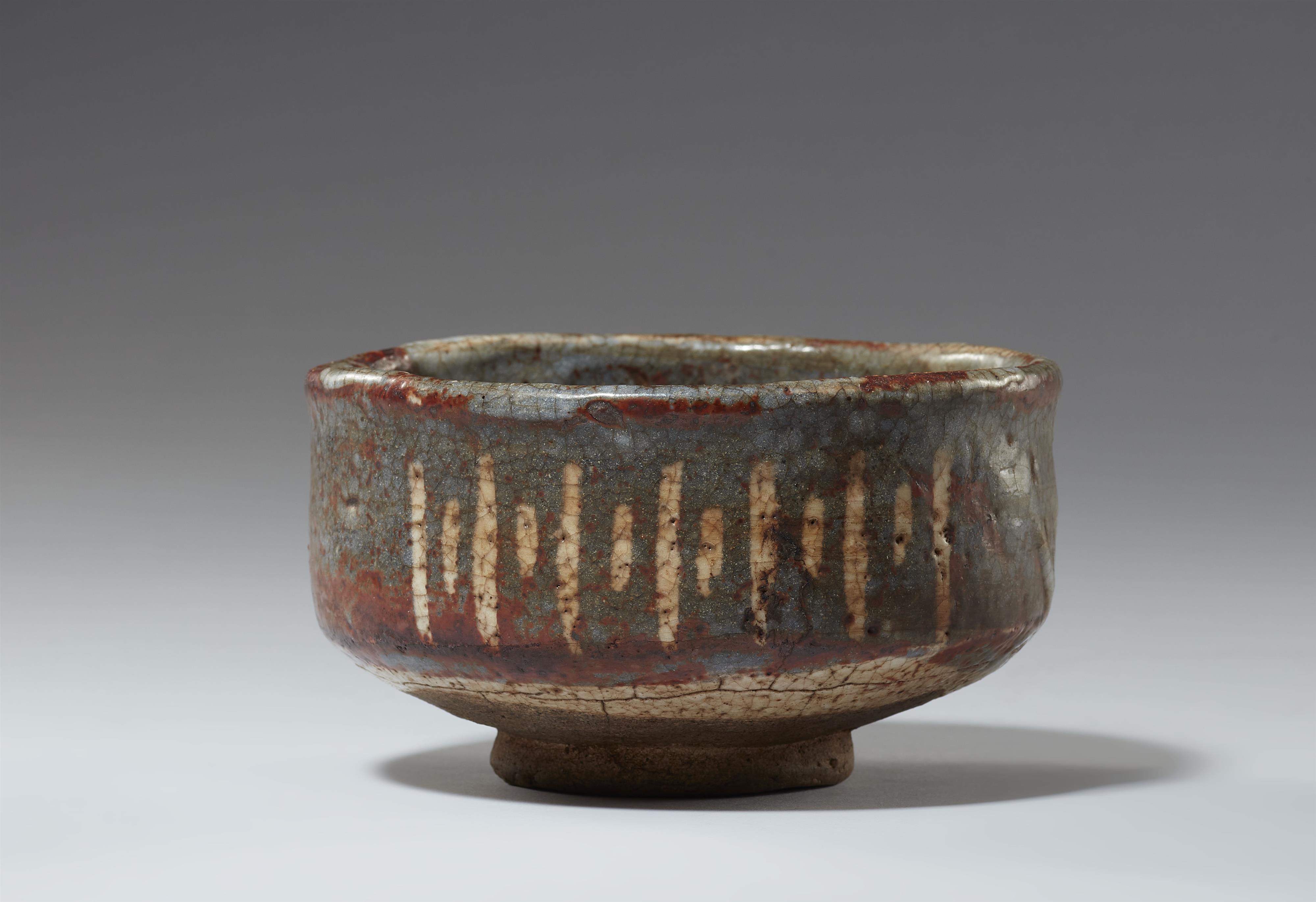 Chawan. Nezumi-Shino. Mino-Gebiet, Provinz Owari. Frühe Edo-Zeit, 17. Jh. - image-2