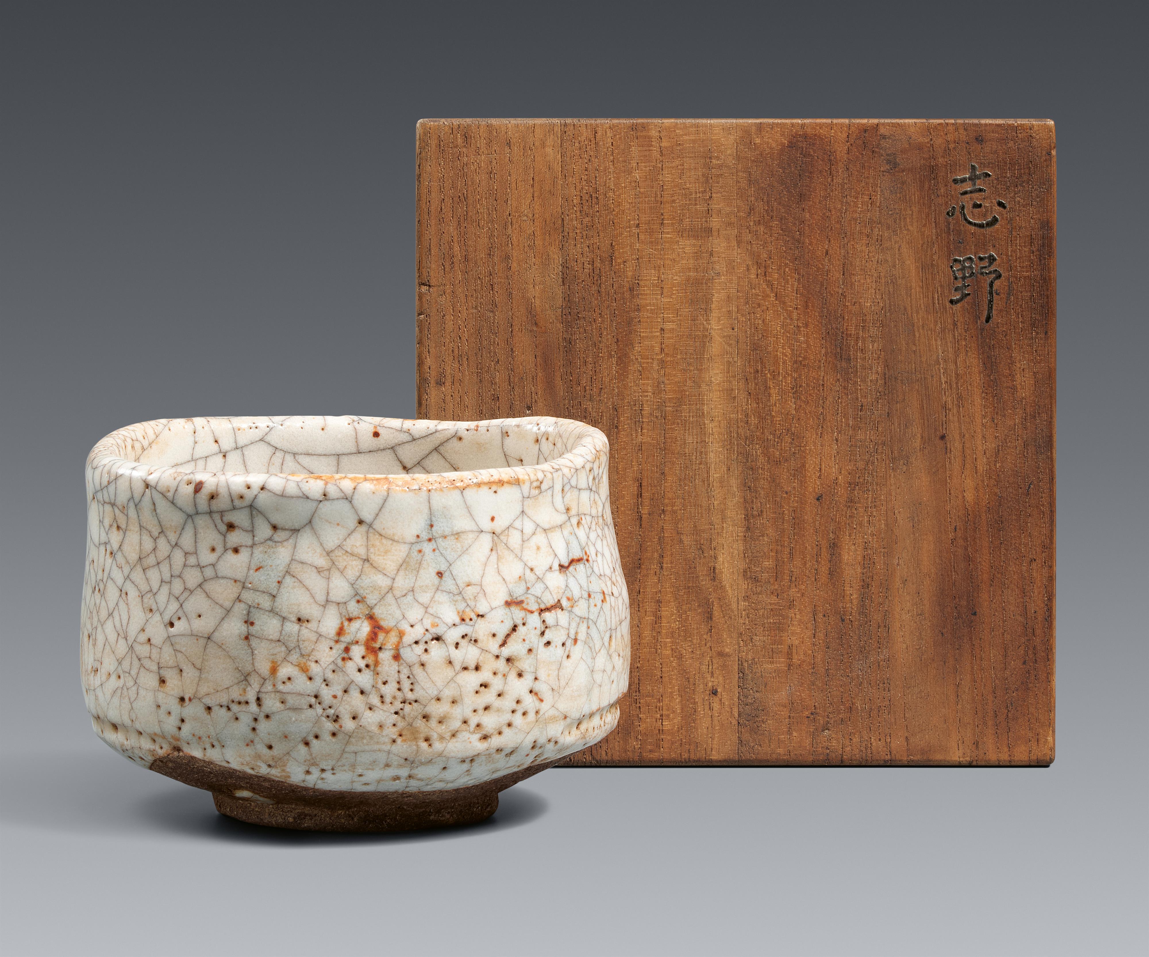 A large Shino chawan. Mino area, Owari province. Mid-Edo period - image-1