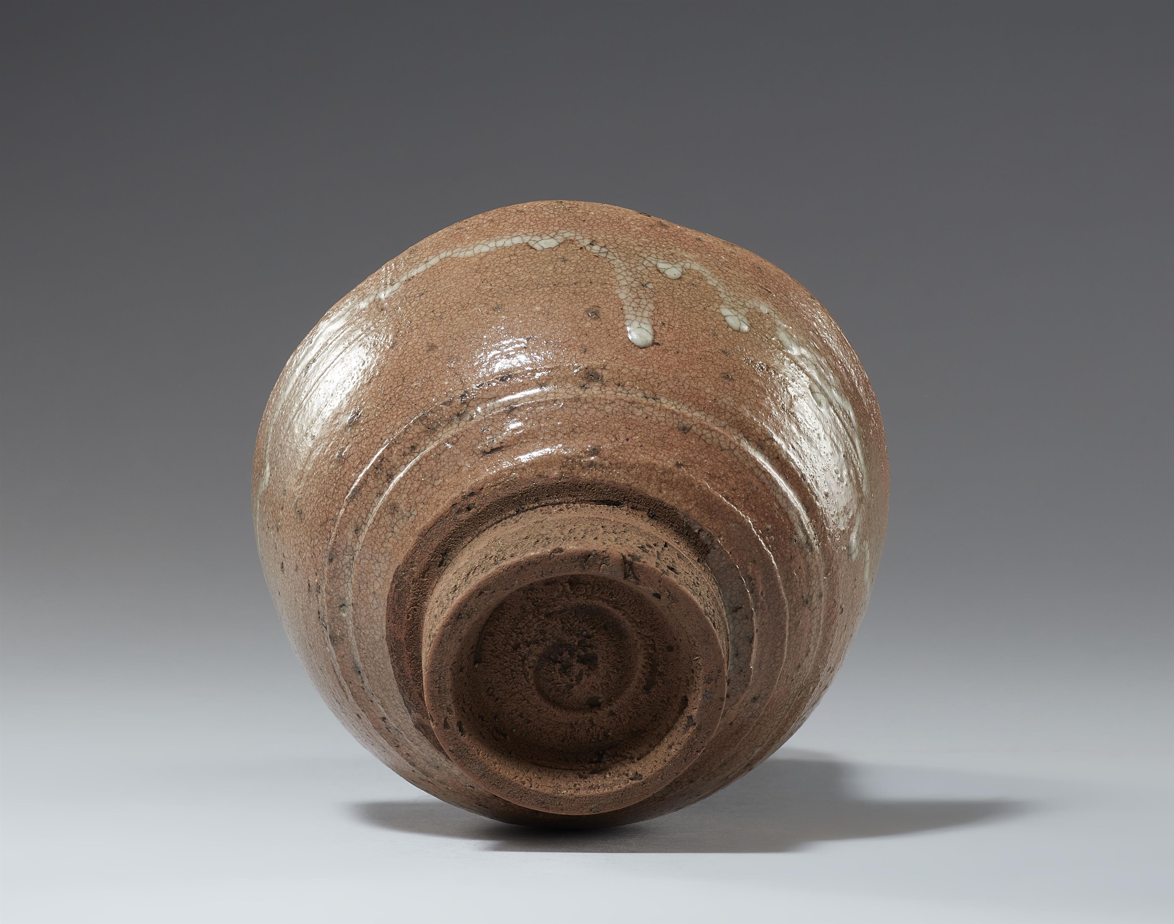 A Ko-Hagi chawan. Nagato province. Edo period, 18th century - image-6