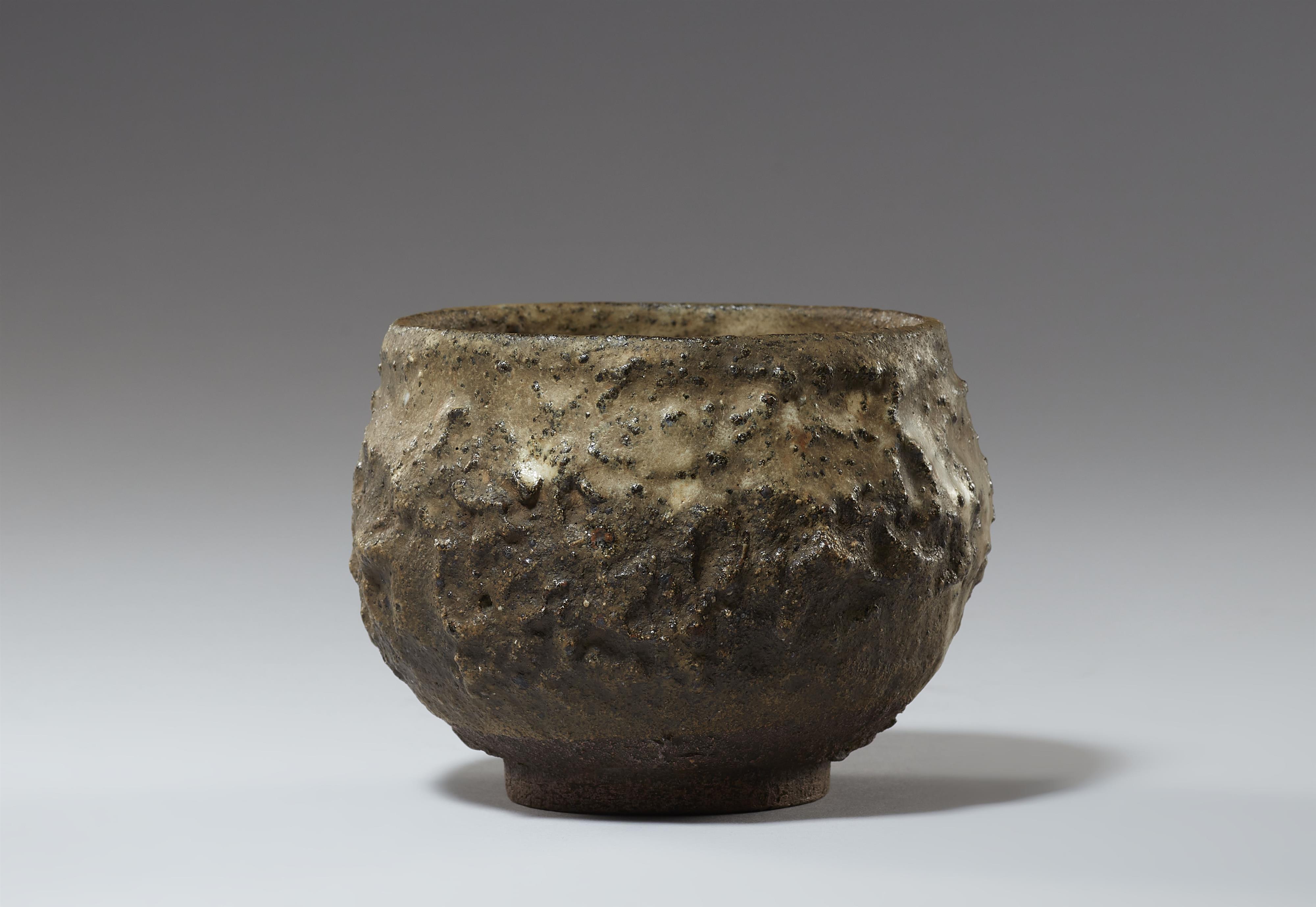 A Ko-Karatsu chawan. Hizen province. Edo period, 18th century - image-4