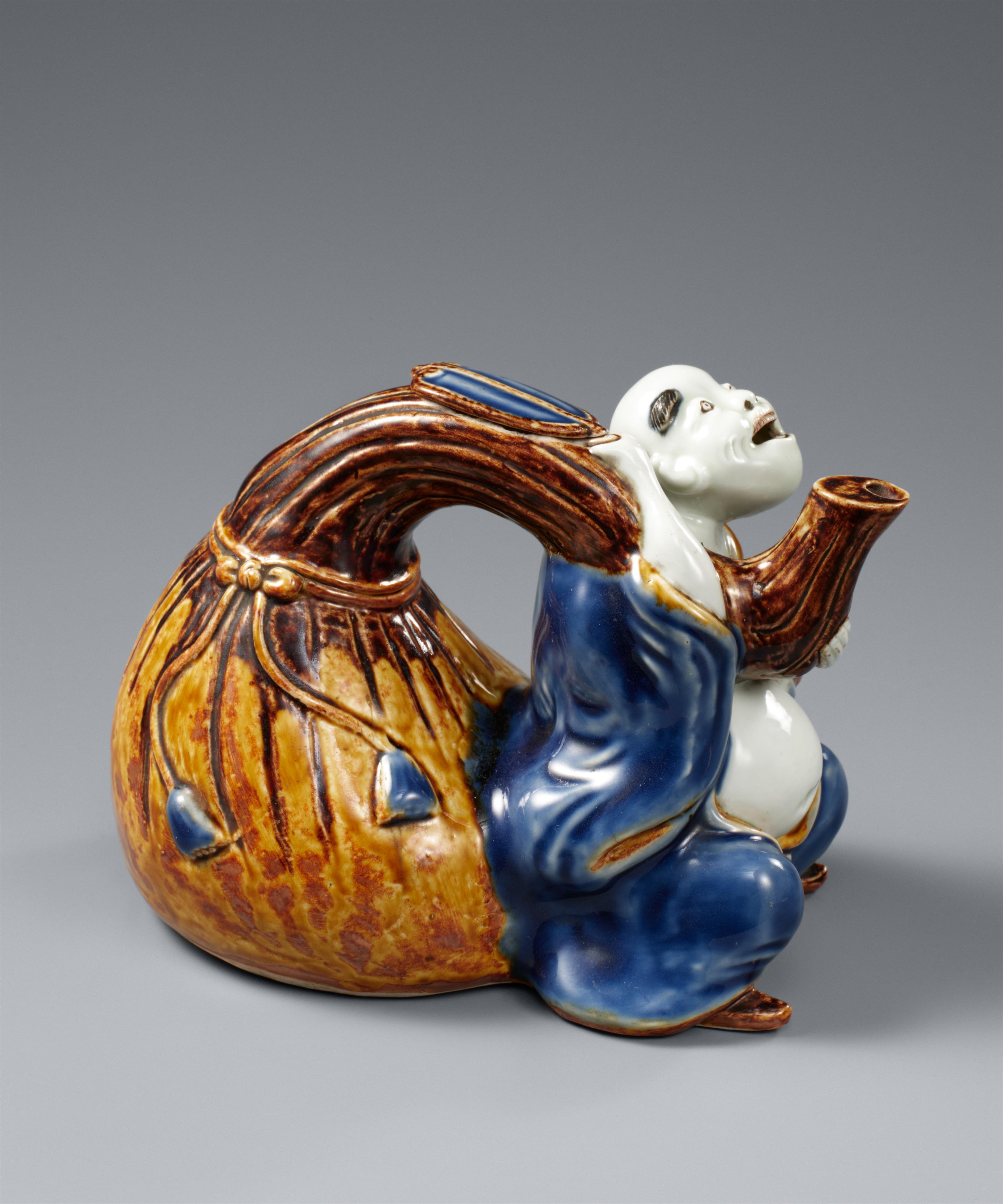 A Hirado sake ewer in shape of Hotei. Meiji period - image-2