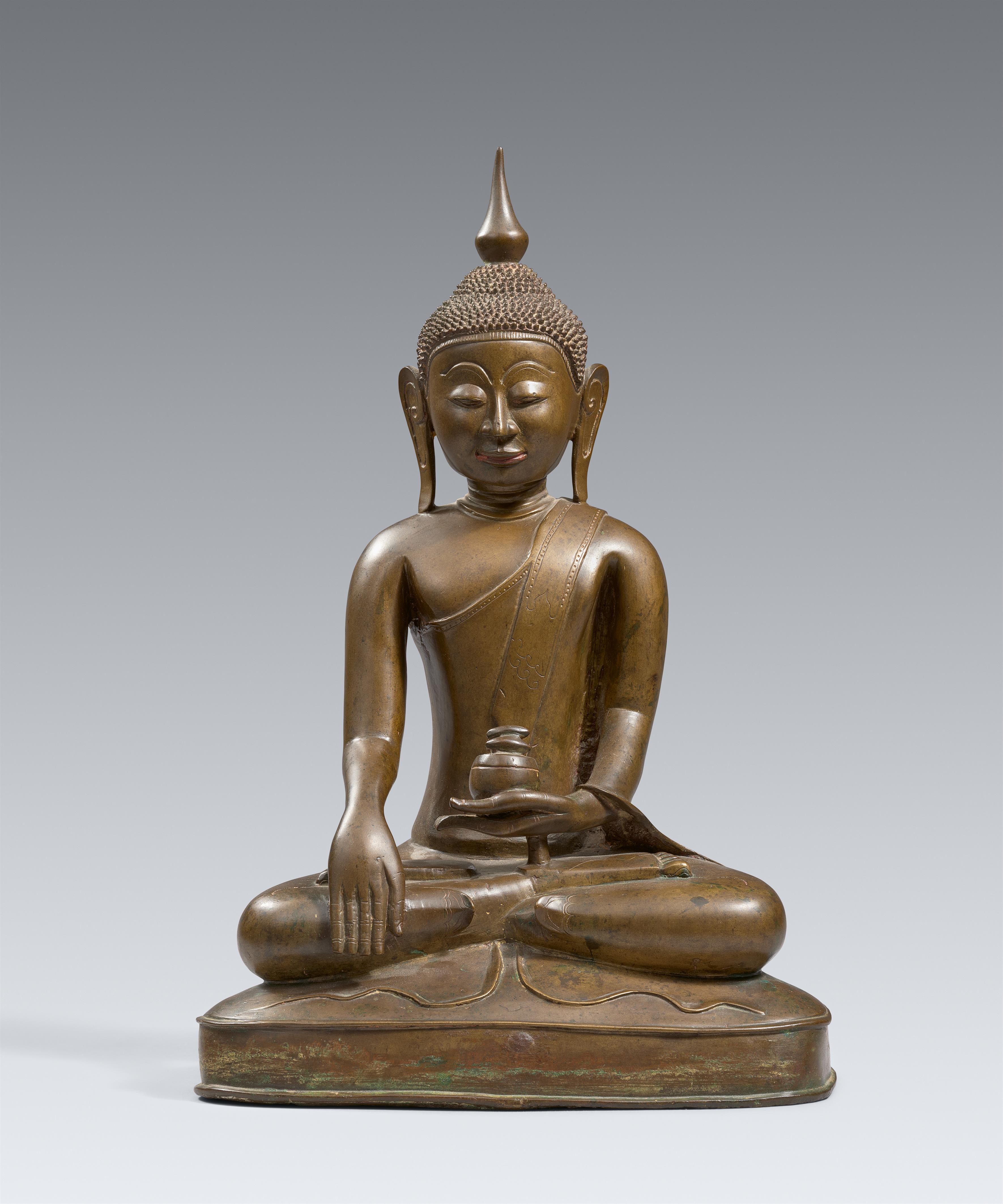 A Burmese copper alloy figure of Buddha Shakyamuni. 19th century - image-1