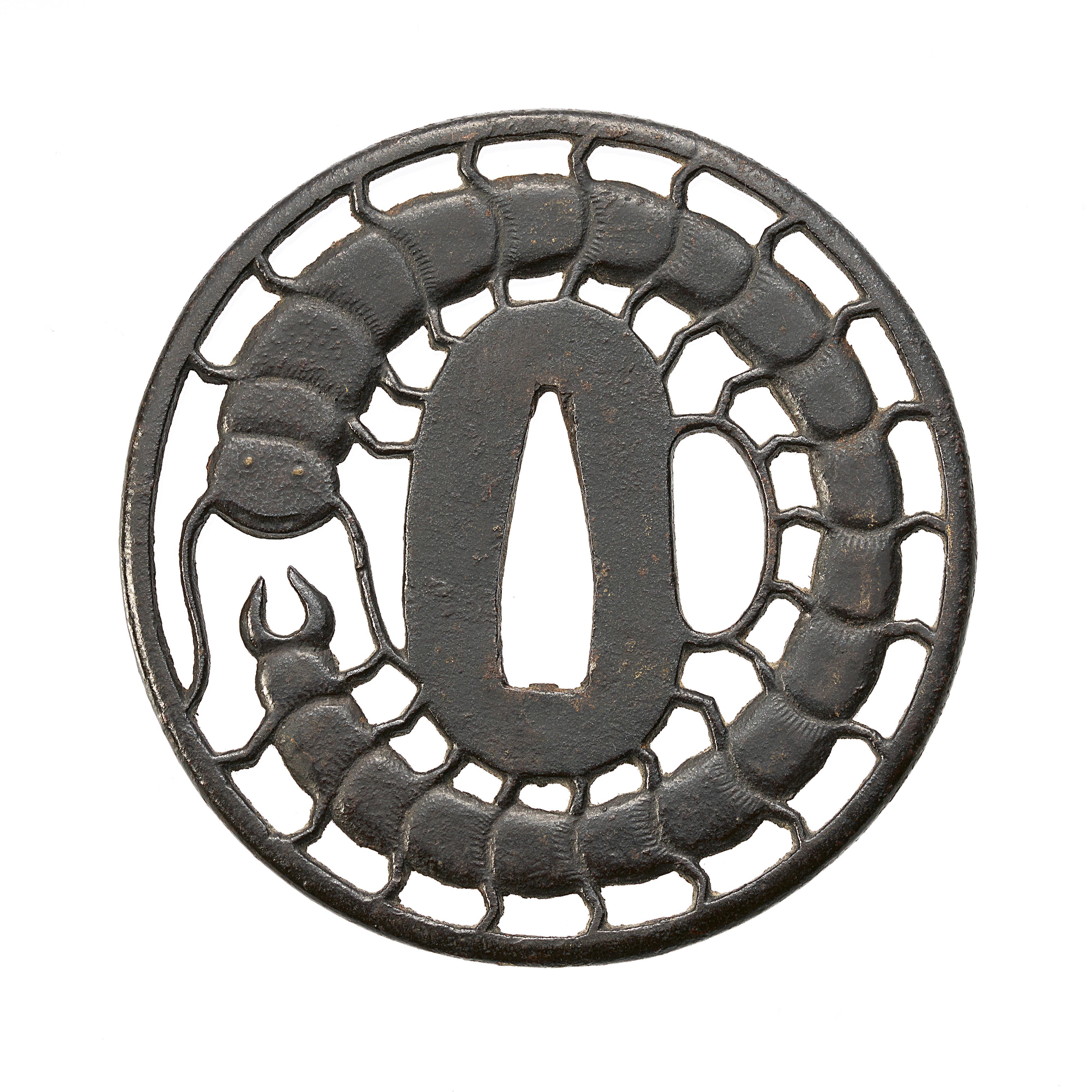 An iron tsuba. Edo period - image-1