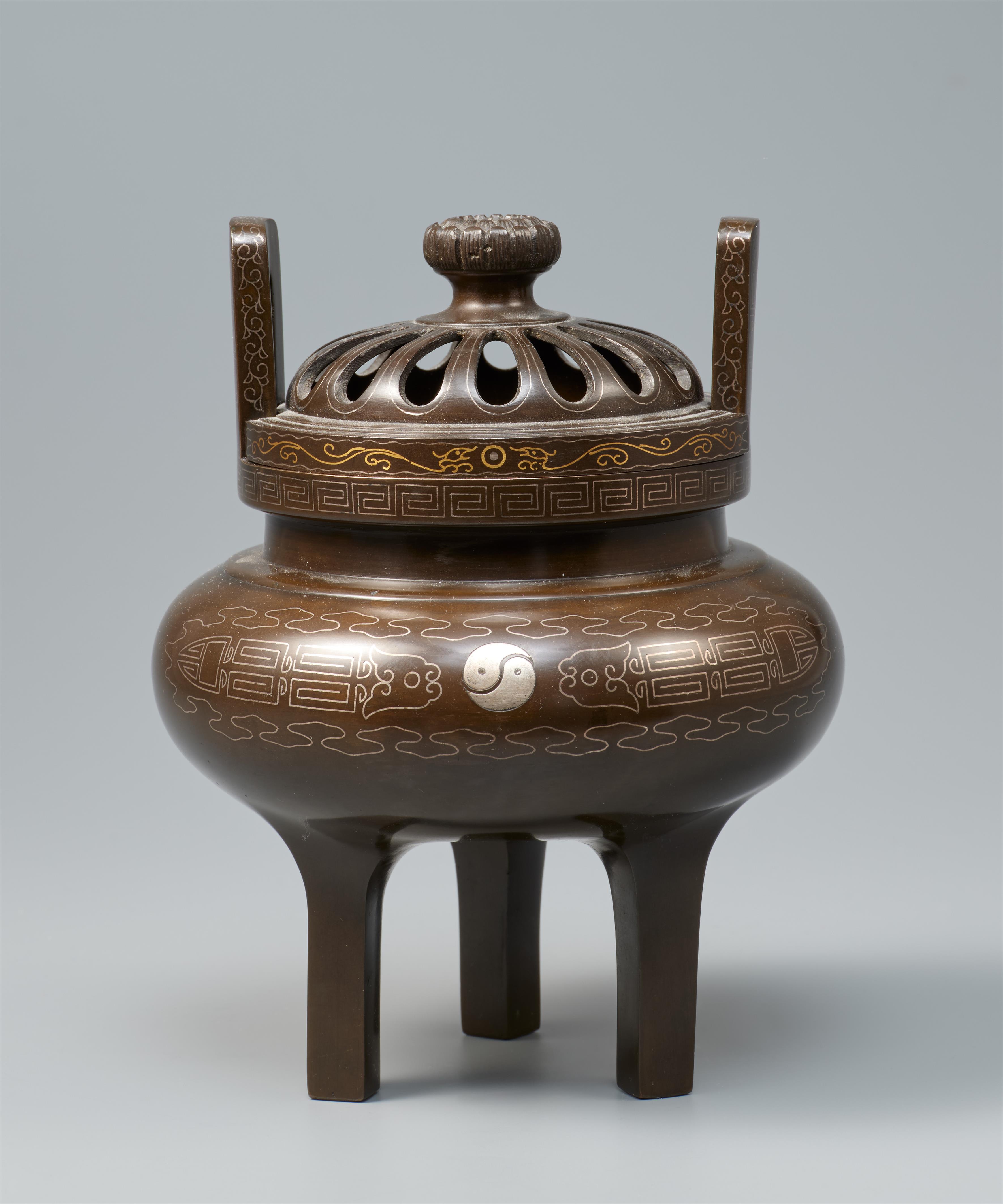 A bronze incense burner. Around 1900 - image-2