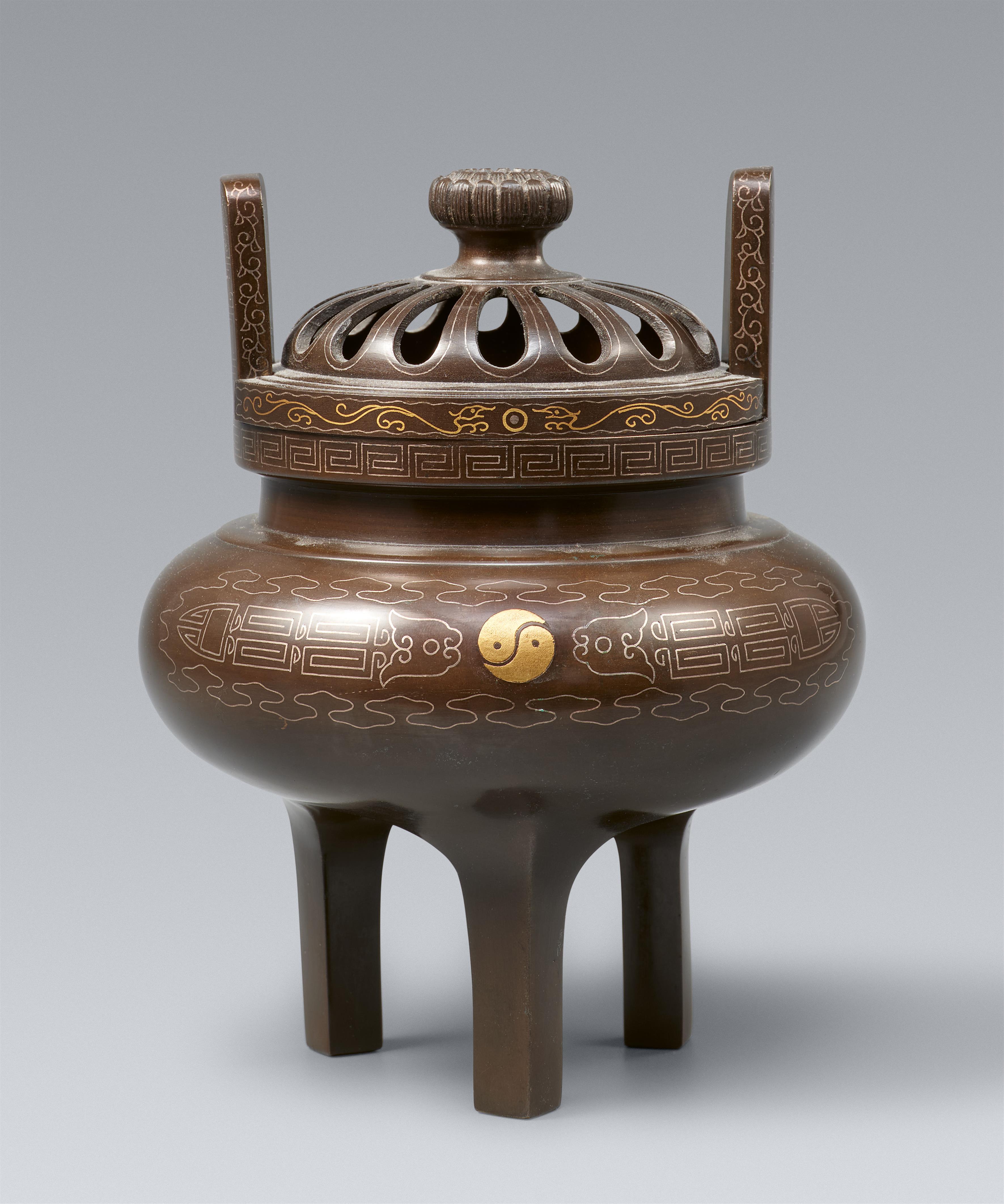 A bronze incense burner. Around 1900 - image-1