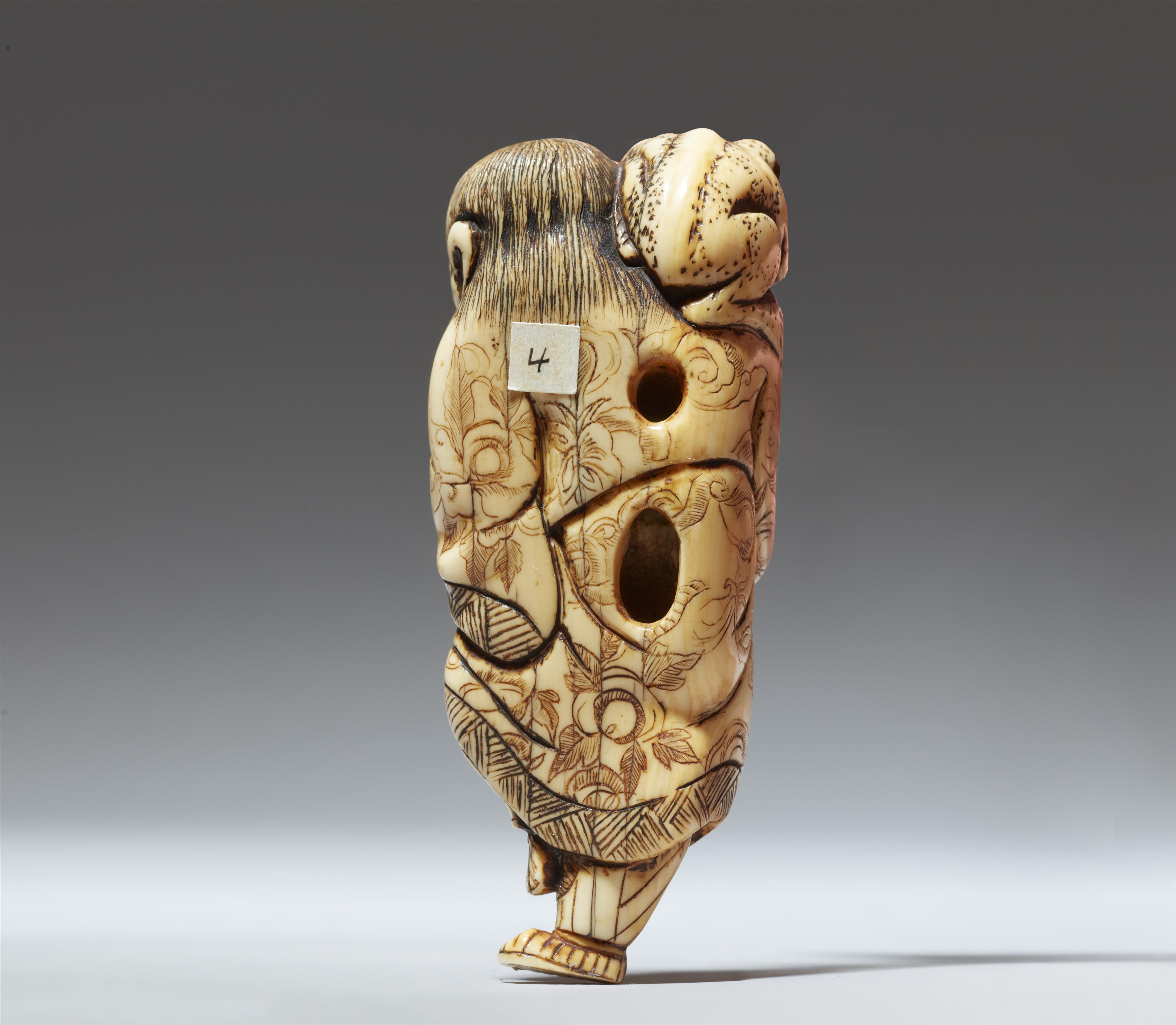 A Kyoto ivory netsuke of Gama Sennin. Late 18th century - image-4