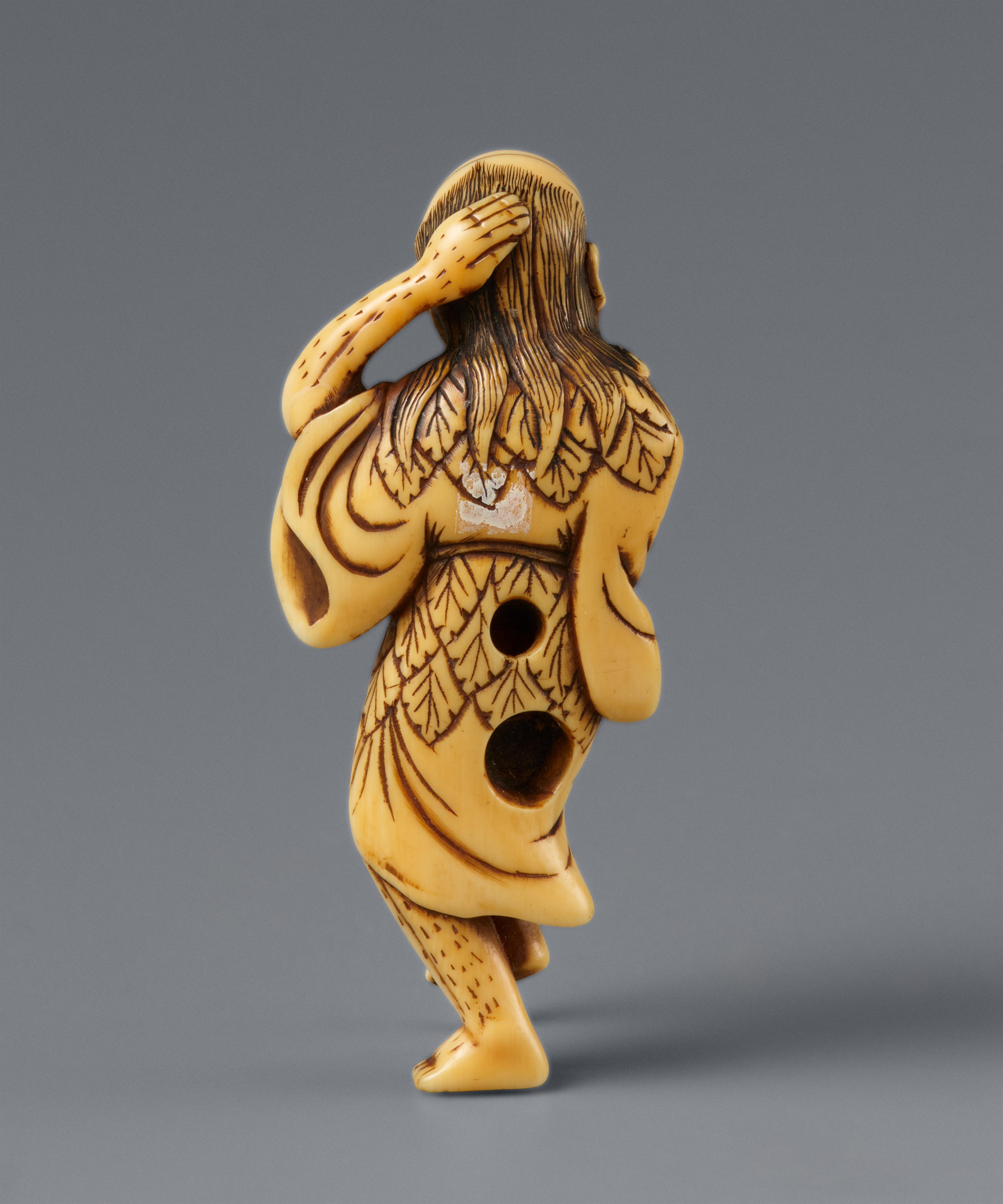 An ivory netsuke of Tekkai Sennin with a wind-blown beard. 18th century - image-6