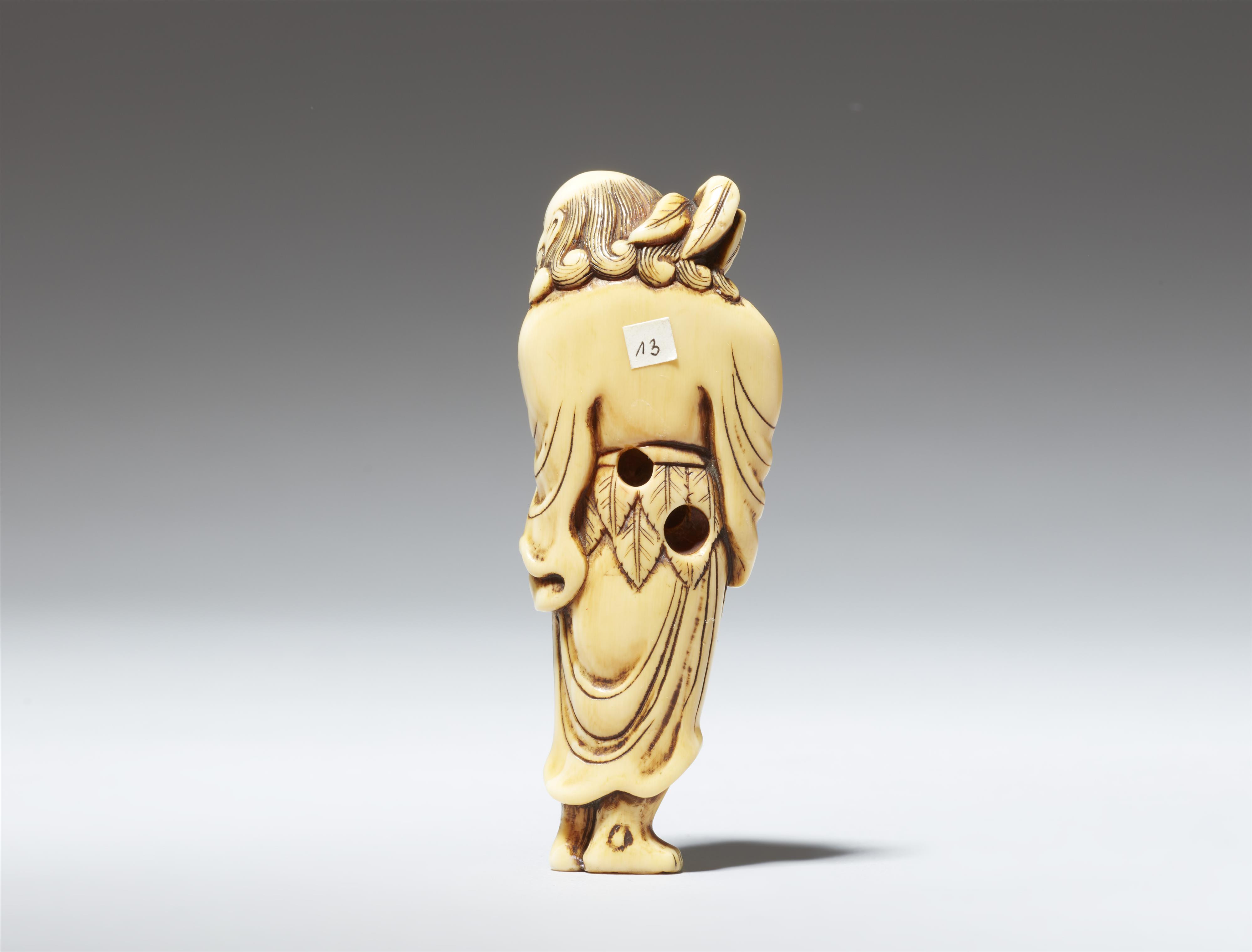 An ivory netsuke of a bearded sennin. 18th century - image-4