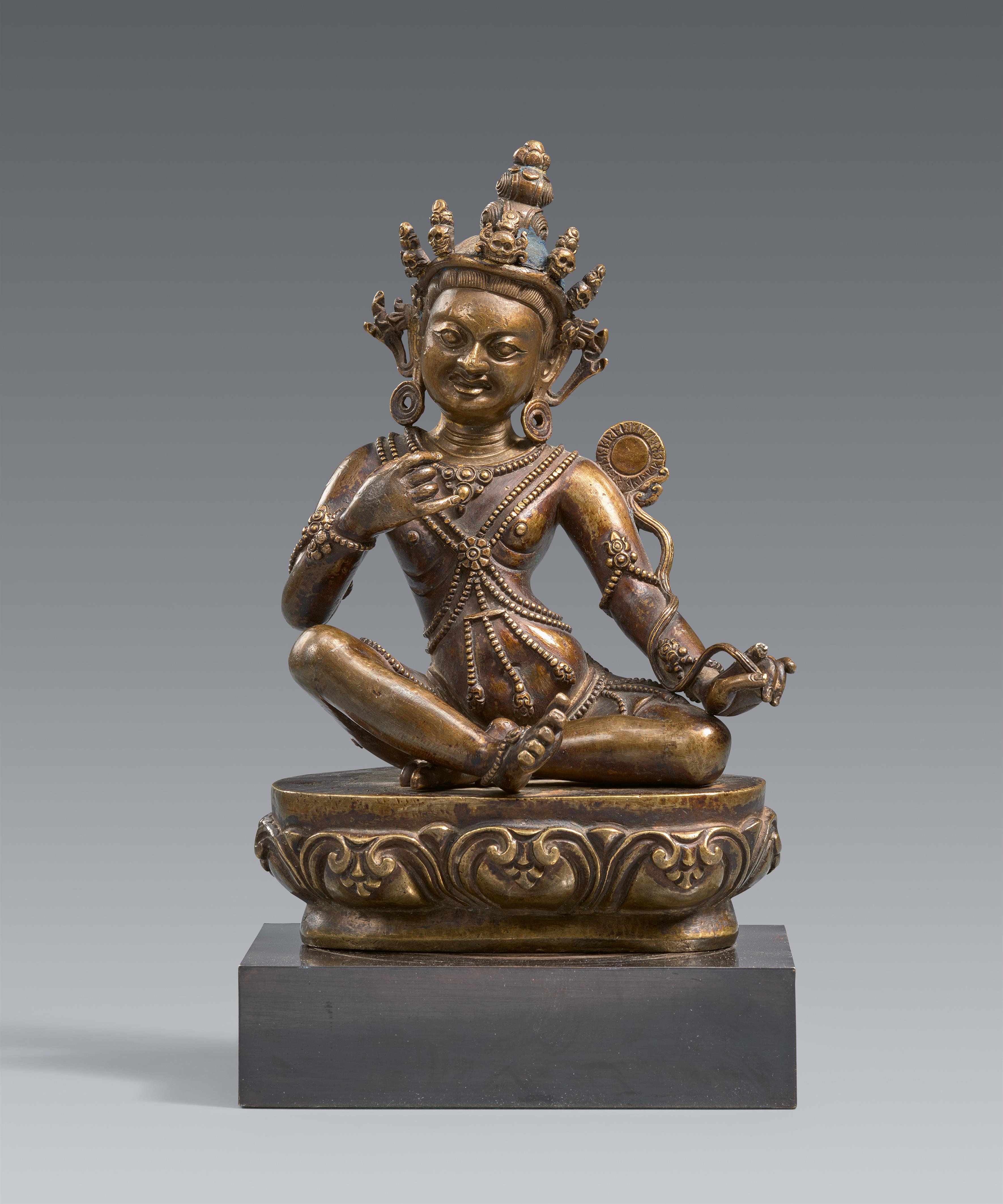 An excellent rare Tibetan bronze of a mahasiddha. 17/18th century - image-1